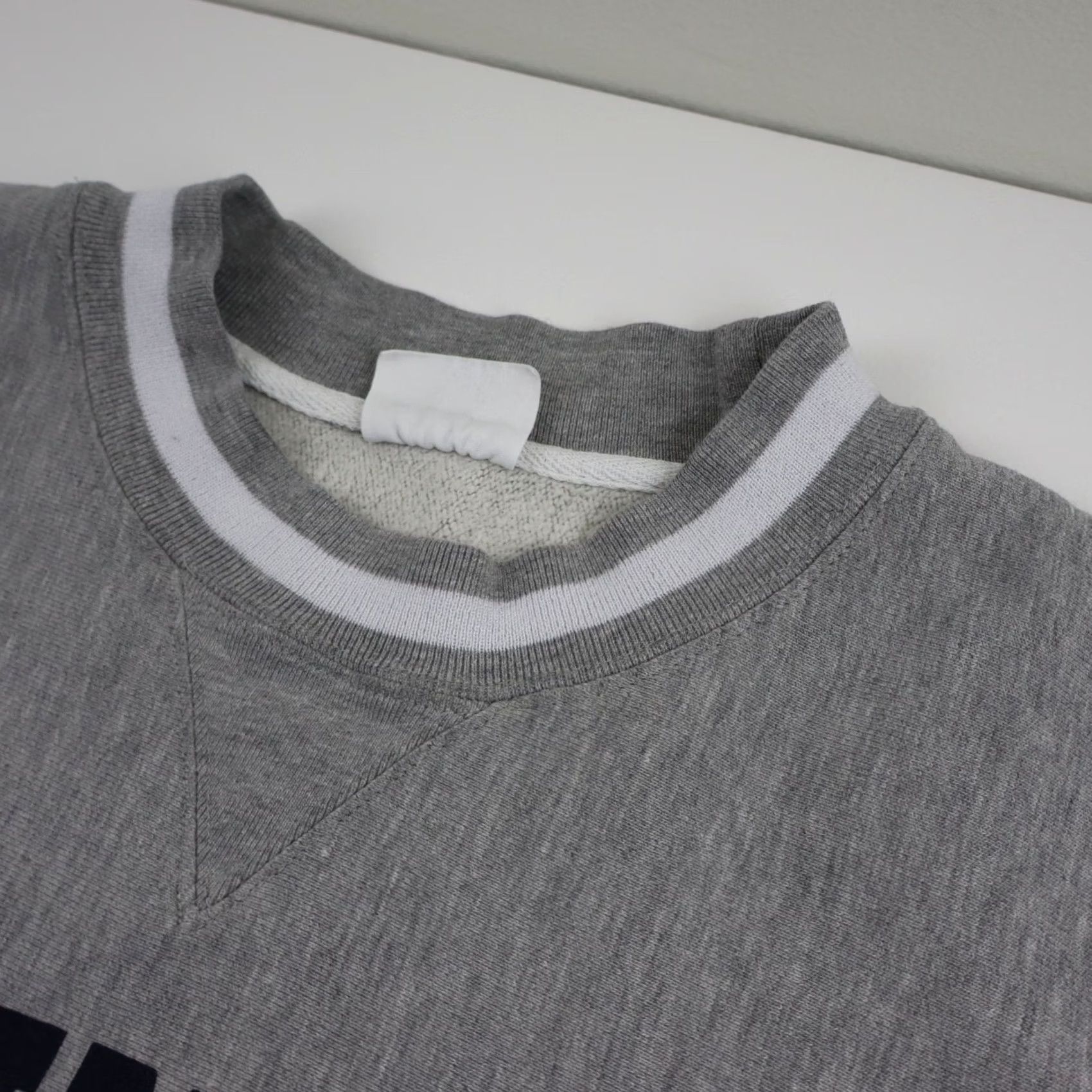 Champion VINTAGE Champion Illinois Sweatshirt Mens 2XL Gray Heavyweight Pullover Crewneck Graphic Print Illini 90s 80s Sweatshirt Size US XXL / EU 58 / 5 - 5 Thumbnail