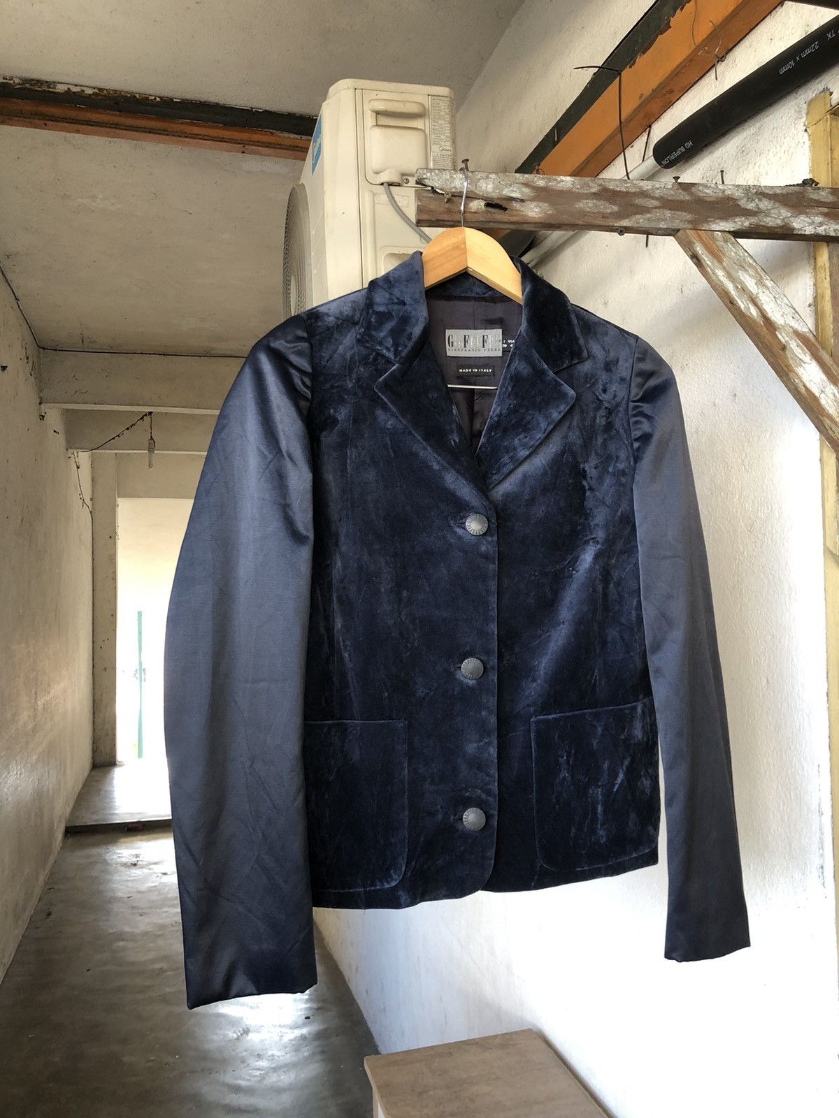 Gianfranco Ferre Vintage Gianfranco ferre Velvet Single Breasted Blazer Size XS / US 0-2 / IT 36-38 - 3 Thumbnail