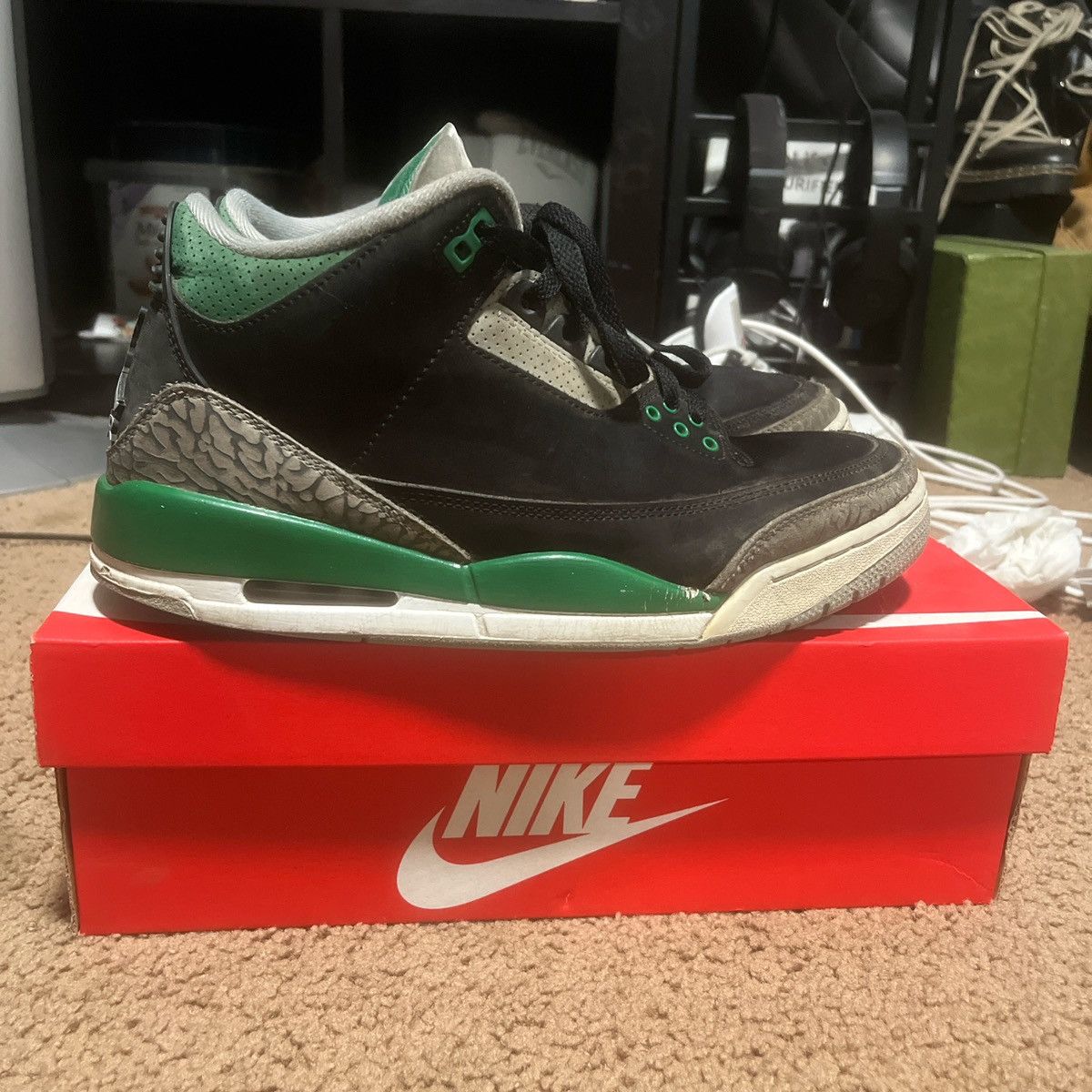 Nike Air Jordan 3 Pine Green Size US 9 / EU 42 - 2 Thumbnail
