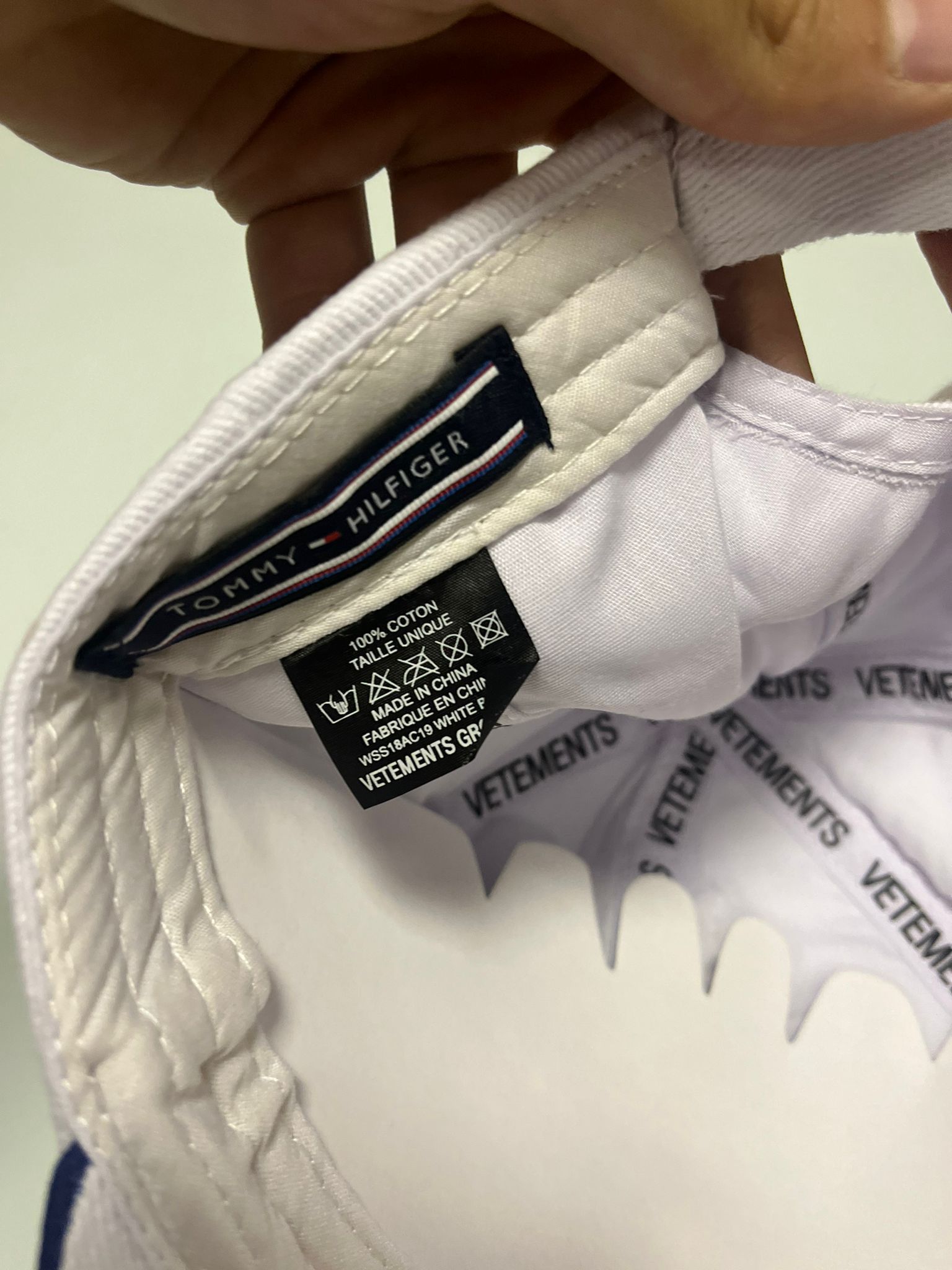 Tommy Hilfiger × Vetements Logo Embroidered Hat in Multicolor Size ONE SIZE - 13 Thumbnail