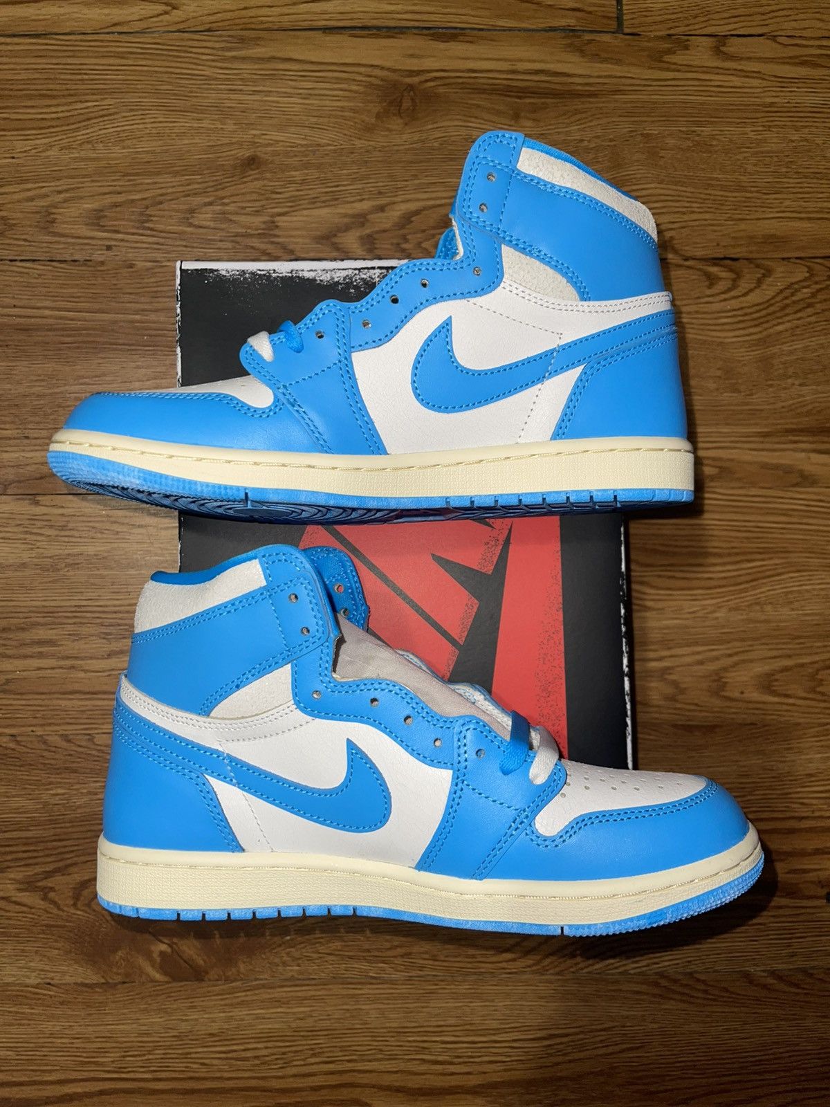 Jordan Brand × Nike Nike Air Jordan Retro 1 “UNC Reimagined” size 8 Men’s Size US 8 / EU 41 - 2 Thumbnail
