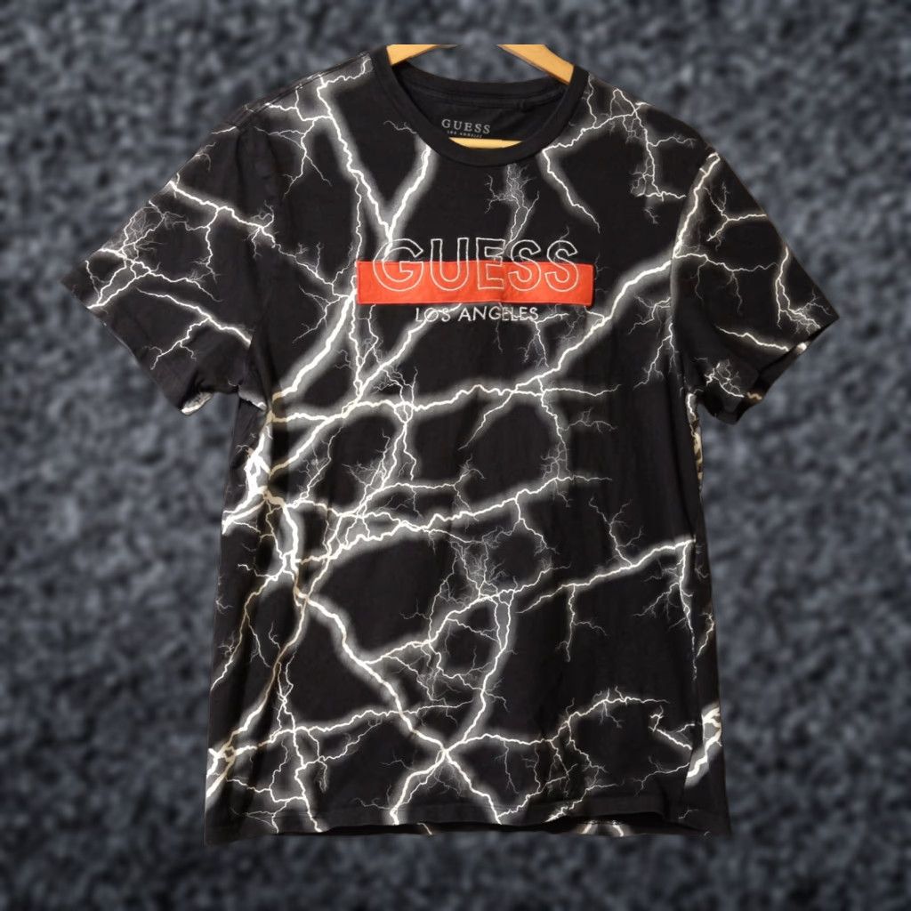 Guess Retro Board Graphic Tee - T-Shirt Uomo A Maniche Corte Con Logo Surf - 5