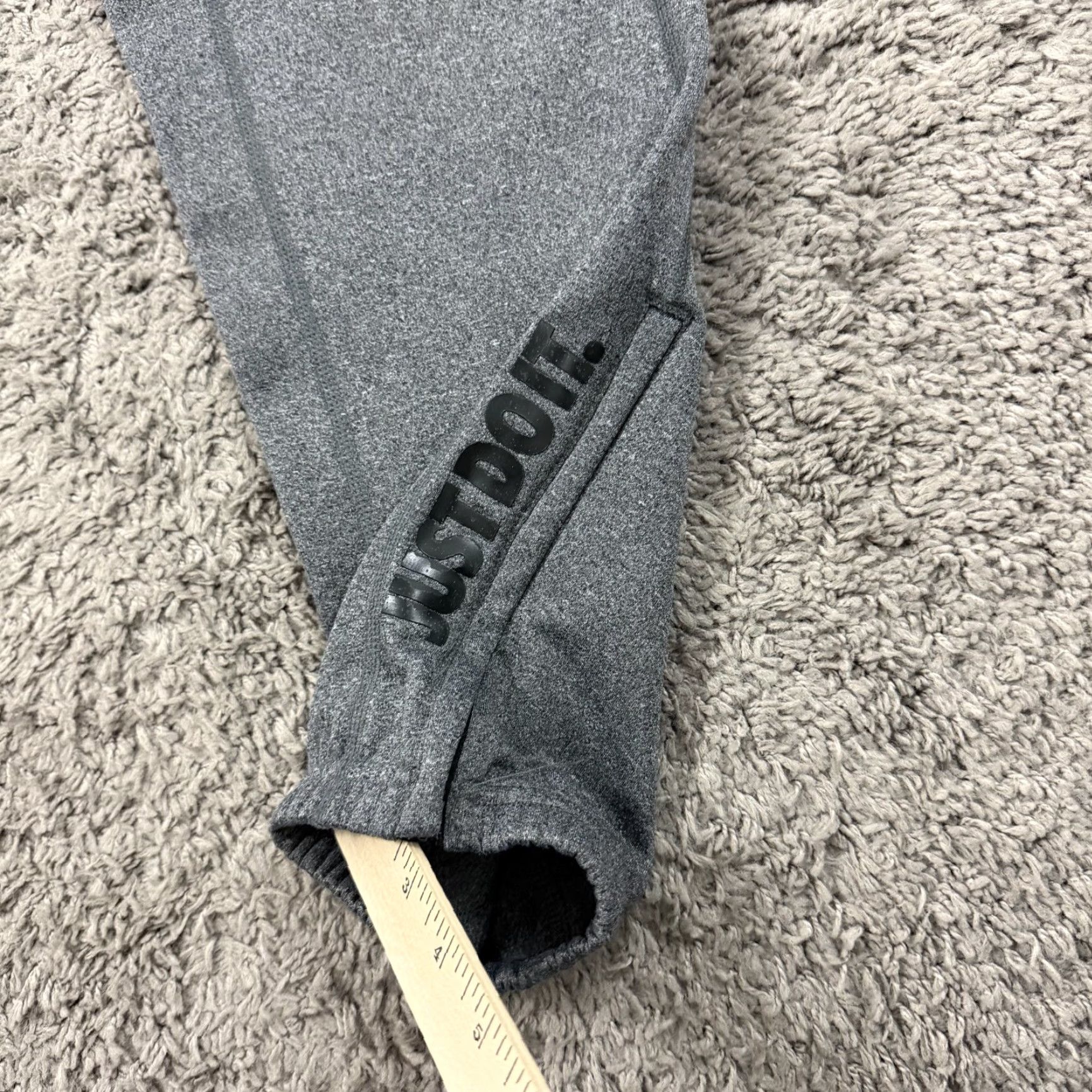 Nike Nike Therma Sweatpants Mens S Gray Fleece Drawstring Zip Ankle Breathable Pockets Gym & Training Running Sweatpants Mens Socks? Size US 30 / EU 46 - 3 Thumbnail