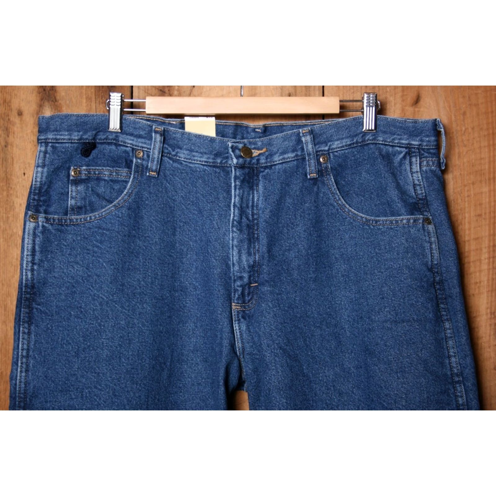Wrangler Wrangler Rugged Wear Jeans Relaxed 5-Pocket Denim Straight Blue Sz 38x32 Men Regular Lined US 39" Waist Size US 39 - 2 Thumbnail