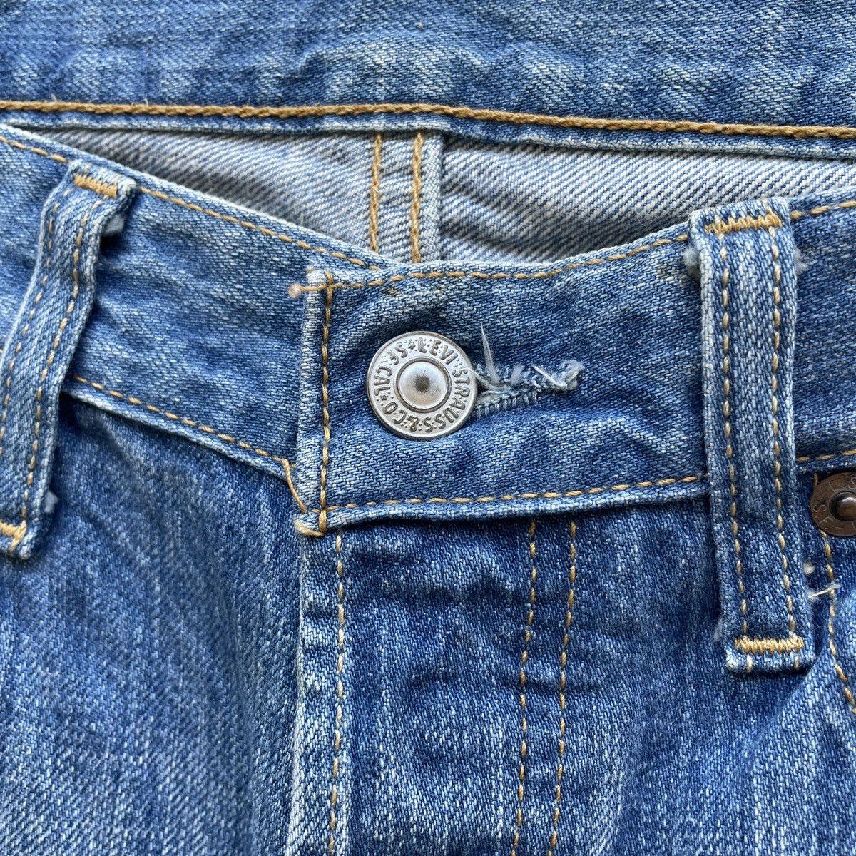 Levi's Vintage Levi’s 501 Blue Wash Faded Distressed Jeans Pants Size US 32 / EU 48 - 6 Thumbnail
