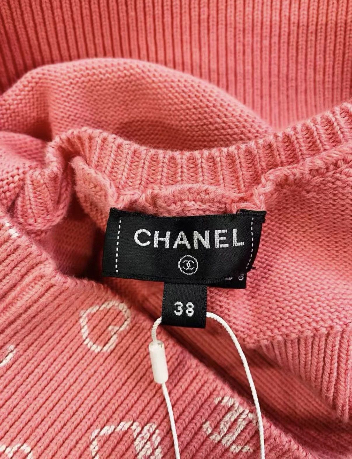 Chanel Chanel Classic Pink V-Neck Short Sleeve Knit Top J33 Size S / US 4 / IT 40 - 6 Thumbnail
