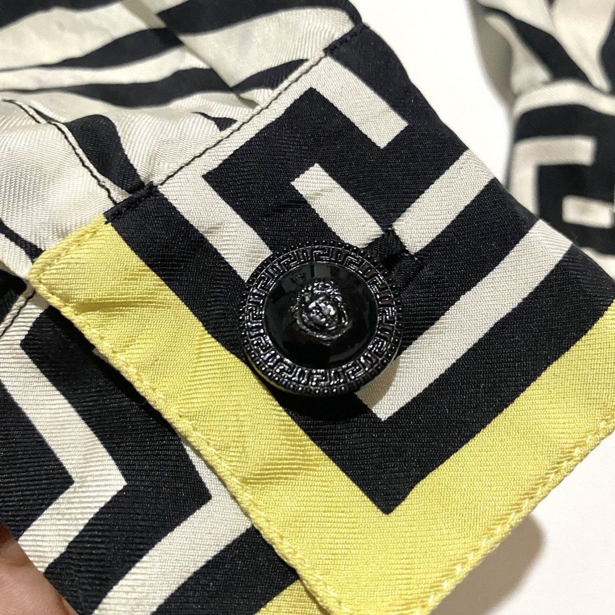 Designer × Versace GIANNI VERSACE SILK SHIRT ZEBRA UNISEX Size US S / EU 44-46 / 1 - 8 Thumbnail