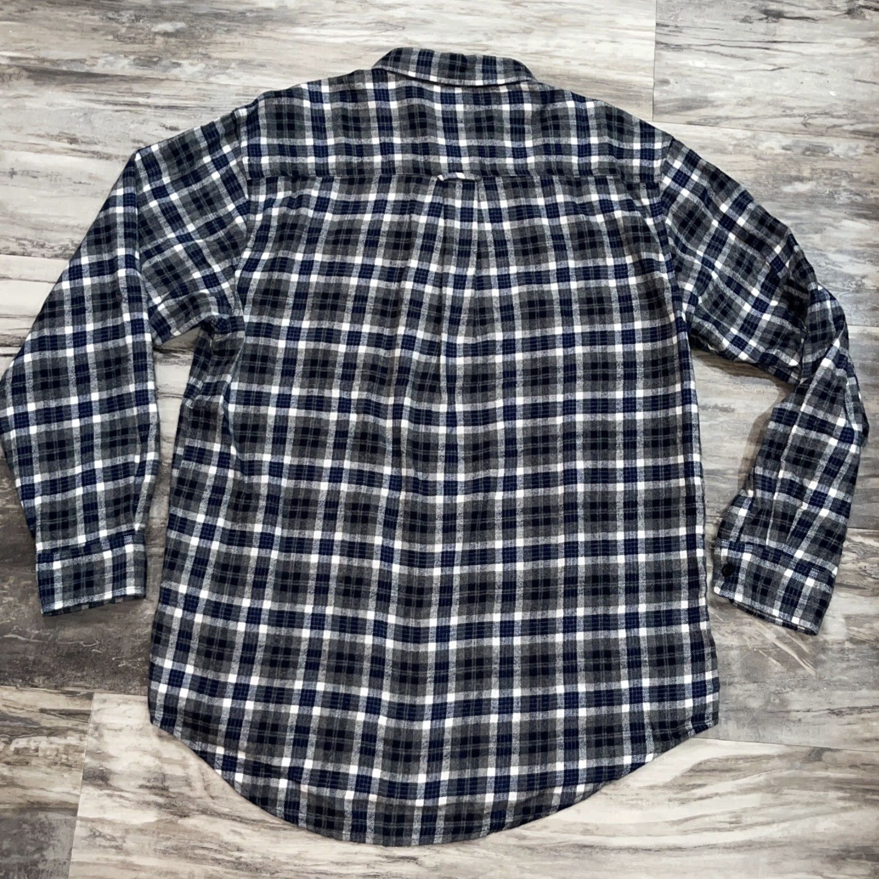 Vintage VINTAGE Wolverine Mens Large Gray Blue Plaid Cotton Soft Flannel USA Outdoors Work Shirt Size US L / EU 52-54 / 3 - 3 Thumbnail