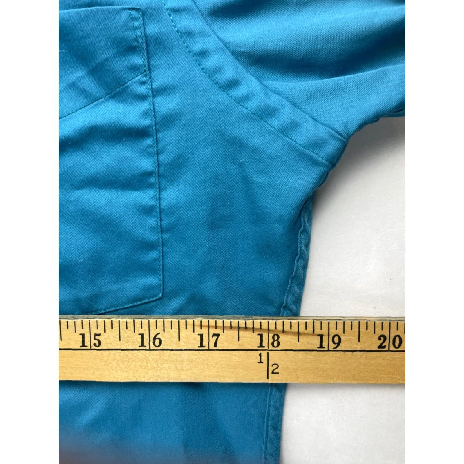 Arrow Arrow Shirt Men 14.5 32/33 Blue Sateen Fitted Button-Up Long Sleeve Pocket Size US M / EU 48-50 / 2 - 5 Thumbnail