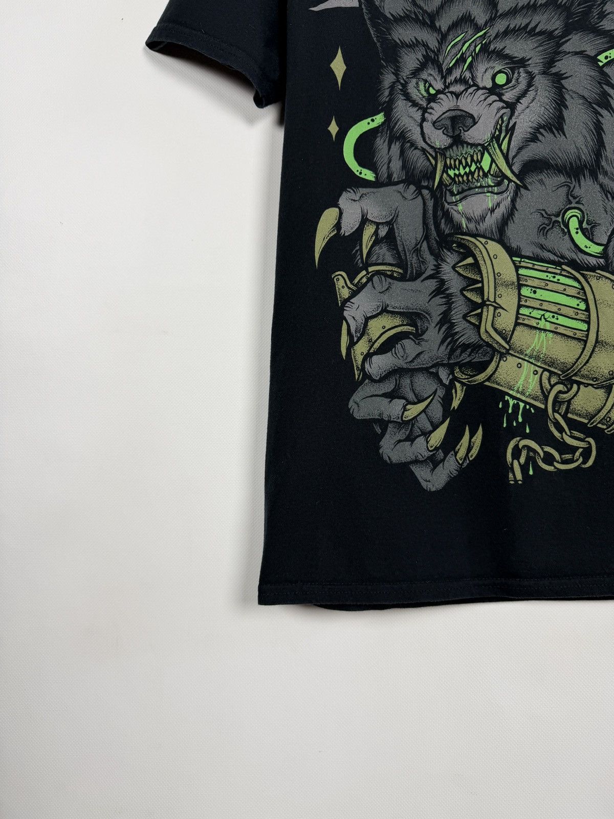 Vintage Wolf Graphic T-Shirt Gothic Horror Print Vintage Size M Size US M / EU 48-50 / 2 - 4 Thumbnail