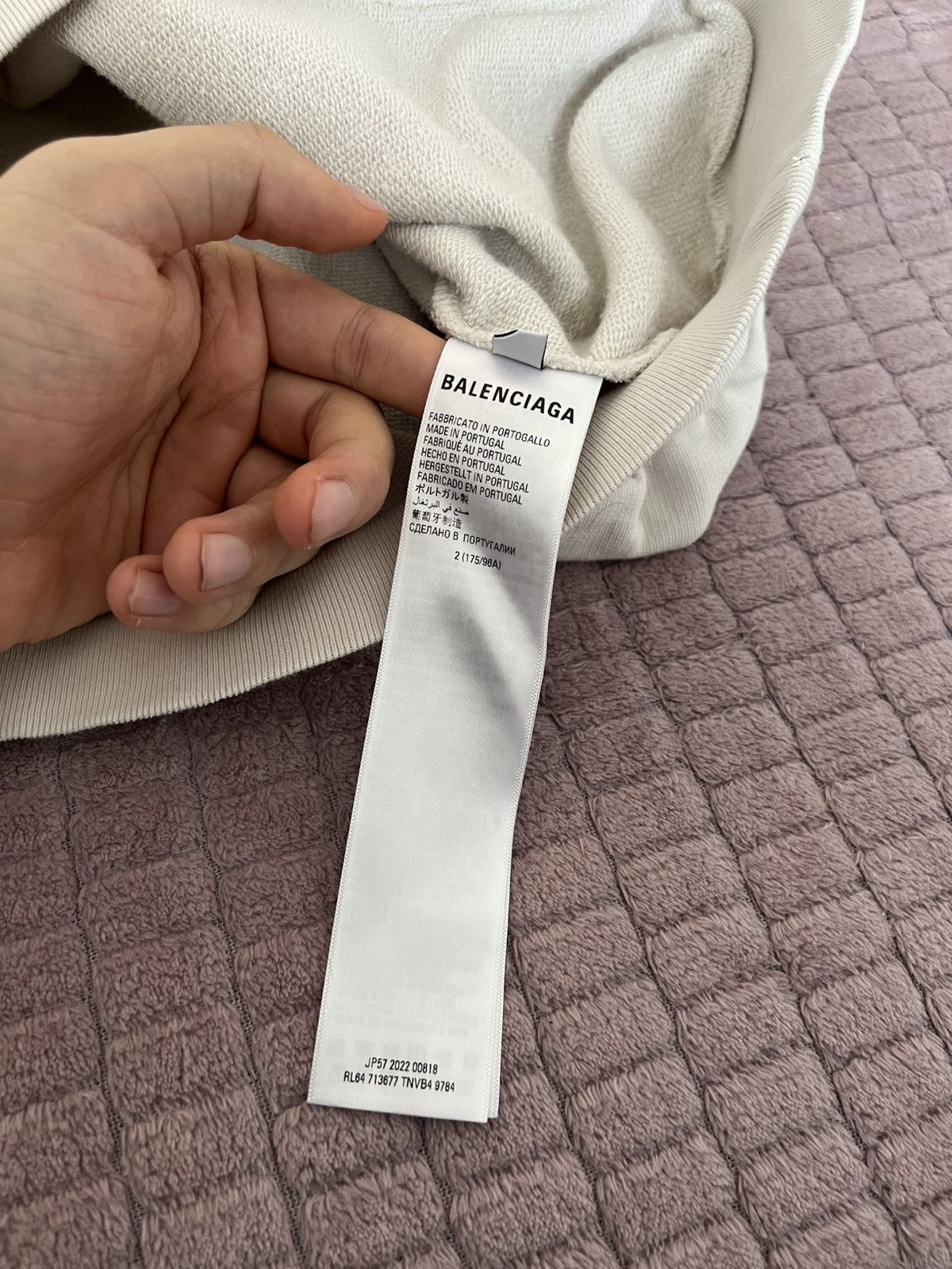 Balenciaga Balenciaga Apple Be different hoodie Size US L / EU 52-54 / 3 - 10 Thumbnail