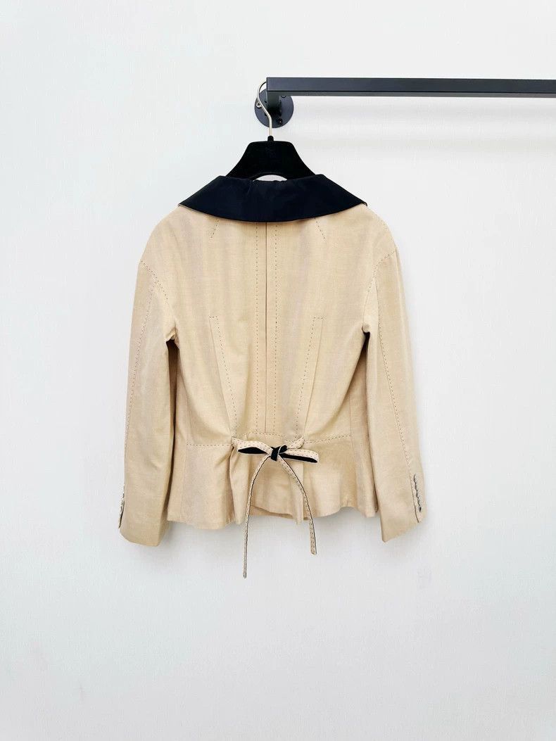 Louis Vuitton Louis Vuitton Beige Jacket with Navy Collar-2506 Size XS / US 0-2 / IT 36-38 - 7 Thumbnail