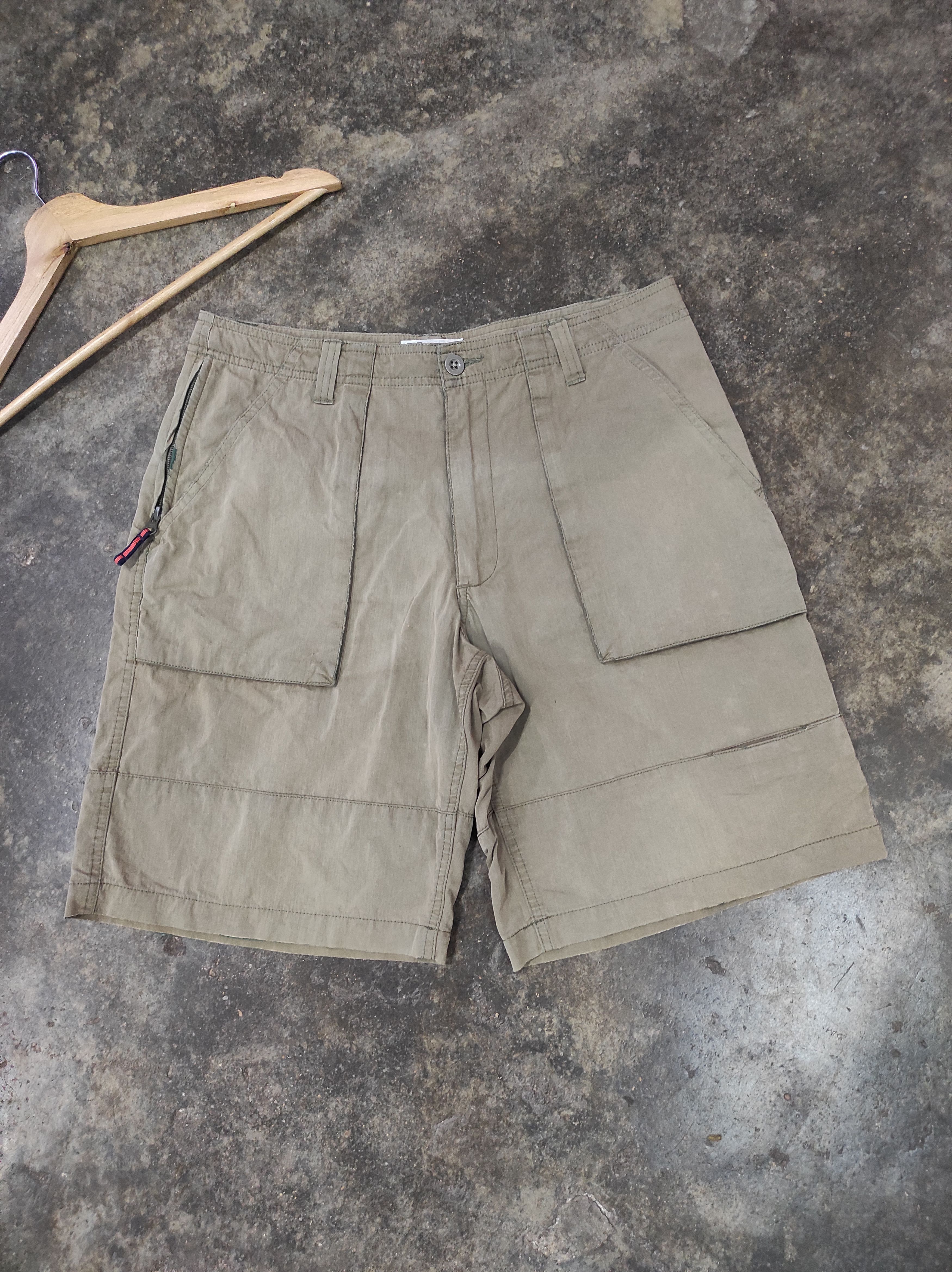 Gap DISTRESSED GAP CARGO SHORT PANTS Size US 31 - 1 Thumbnail