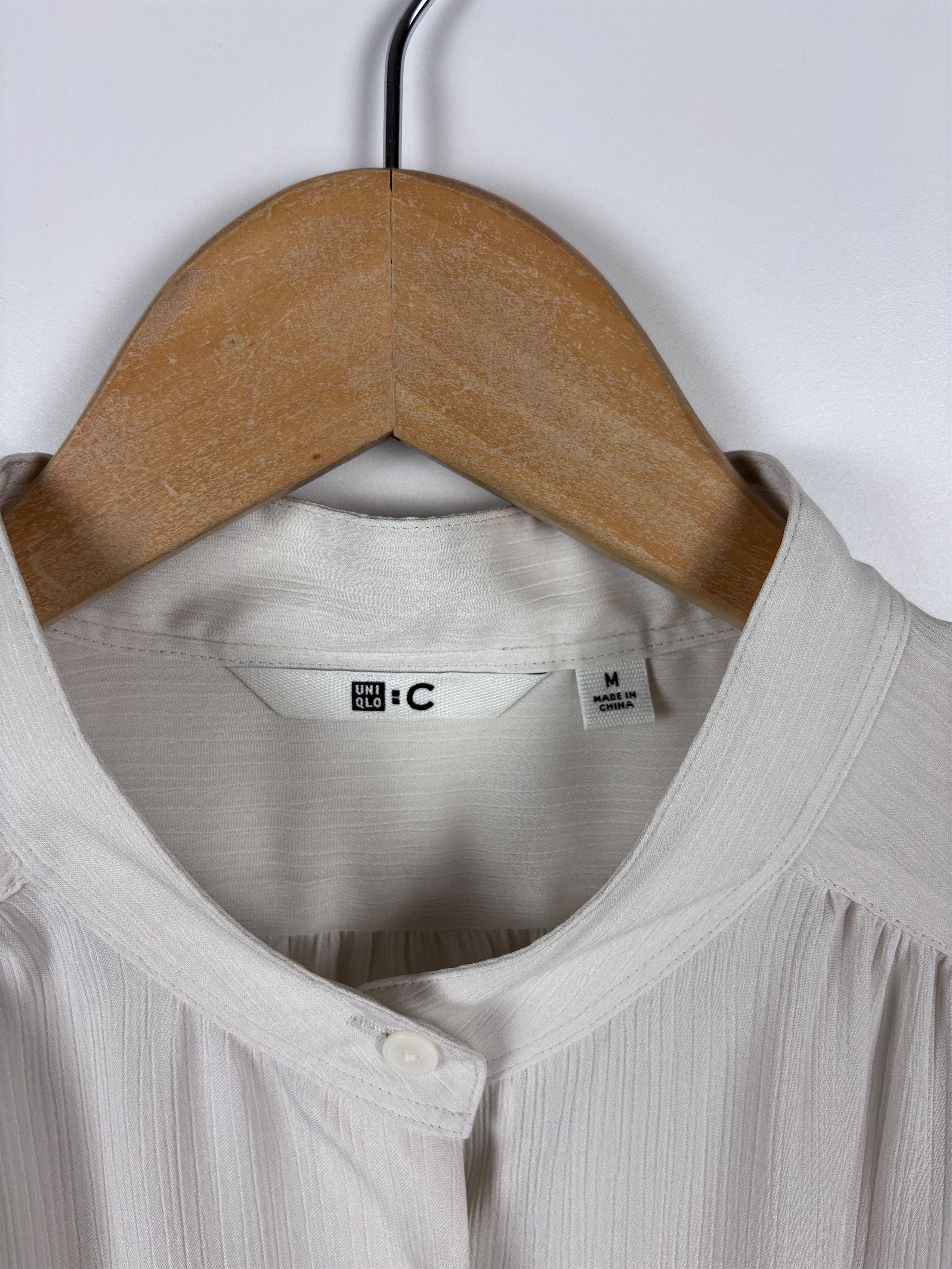 Uniqlo Womens Uniqlo Sheer Volume Longsleeve Blouse Off White M Size M / US 6-8 / IT 42-44 - 7 Thumbnail