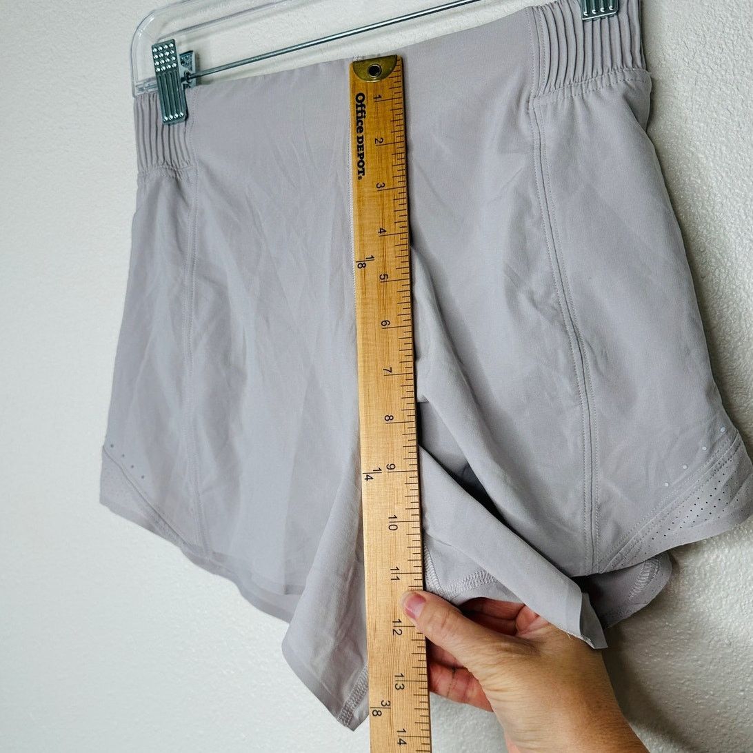 Lululemon Lululemon Gray Hotty Hot High Rise Shorts Special Edition 2 Size 26" / US 2 / IT 38 - 12 Thumbnail