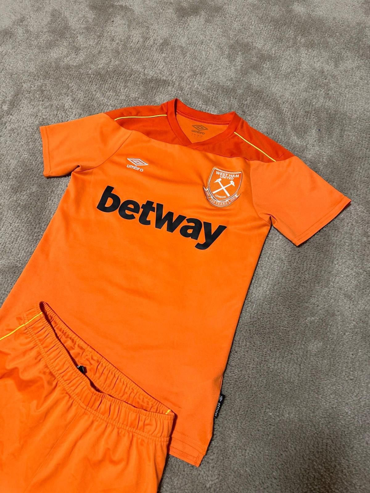 Umbro Umbro West Ham United 2020 Goalkeeper Football Shirt Jersey Size US S / EU 44-46 / 1 - 2 Thumbnail