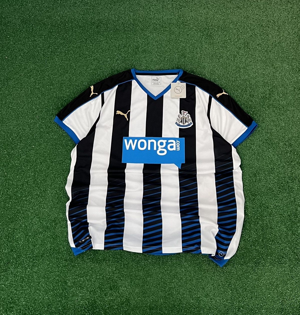 Puma × Vintage Vintage Newcastle United 2015/16 Home Shirt Size US XXL / EU 58 / 5 - 1 Thumbnail
