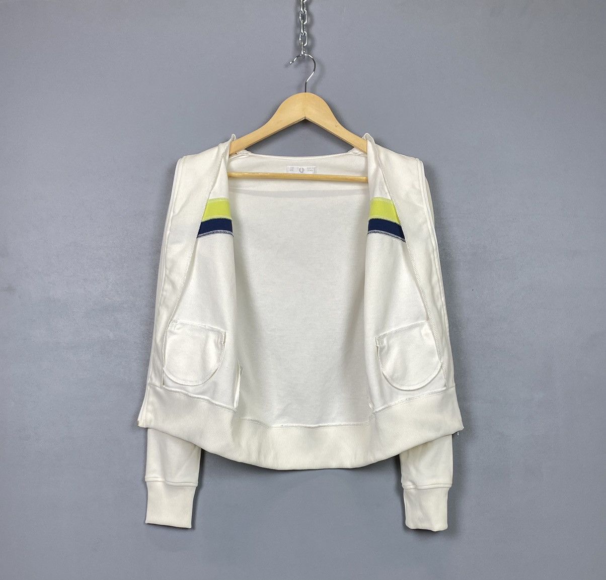 Fred Perry Rare Vintage Fred Perry Ladies Track Jacket 90’s White Top Size M / US 6-8 / IT 42-44 - 7 Thumbnail