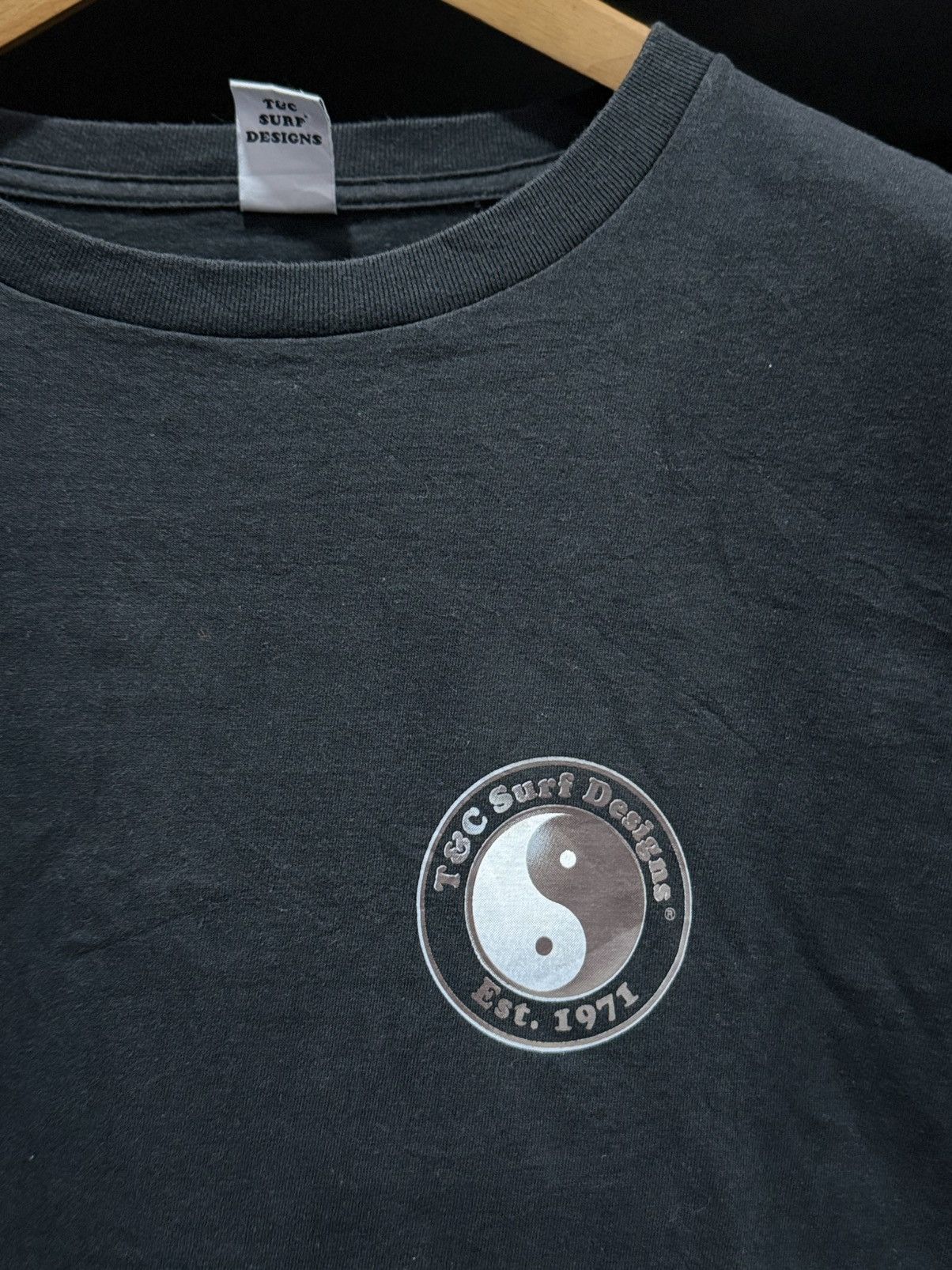 Quiksilver Vintage 90s T&C Surf Designs Yin Yang Logo Faded Tee Size US L / EU 52-54 / 3 - 5 Thumbnail