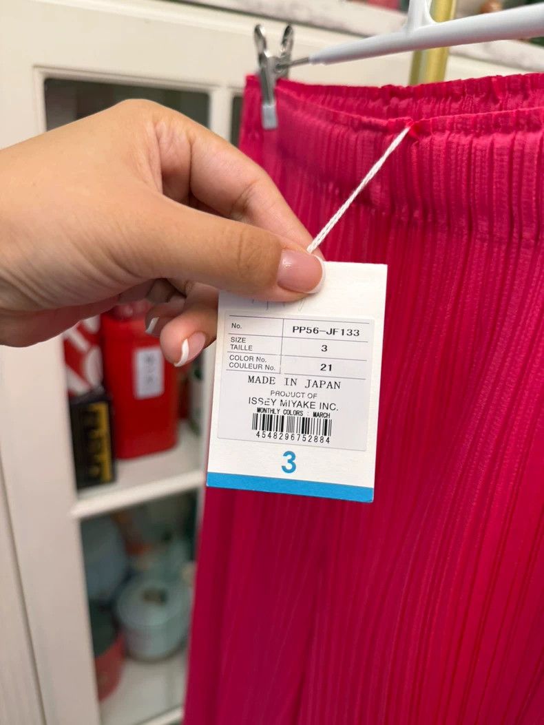 Issey Miyake Issey Miyake size:3 Red pleated trousers Size 31" - 4 Thumbnail