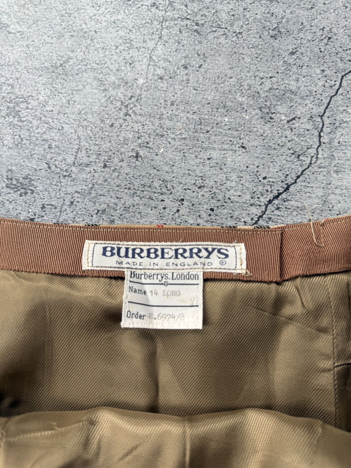Burberry Vintage 90s Burberry’s Nova Check Wool Skirt Size 30" / US 8 / IT 44 - 6 Thumbnail