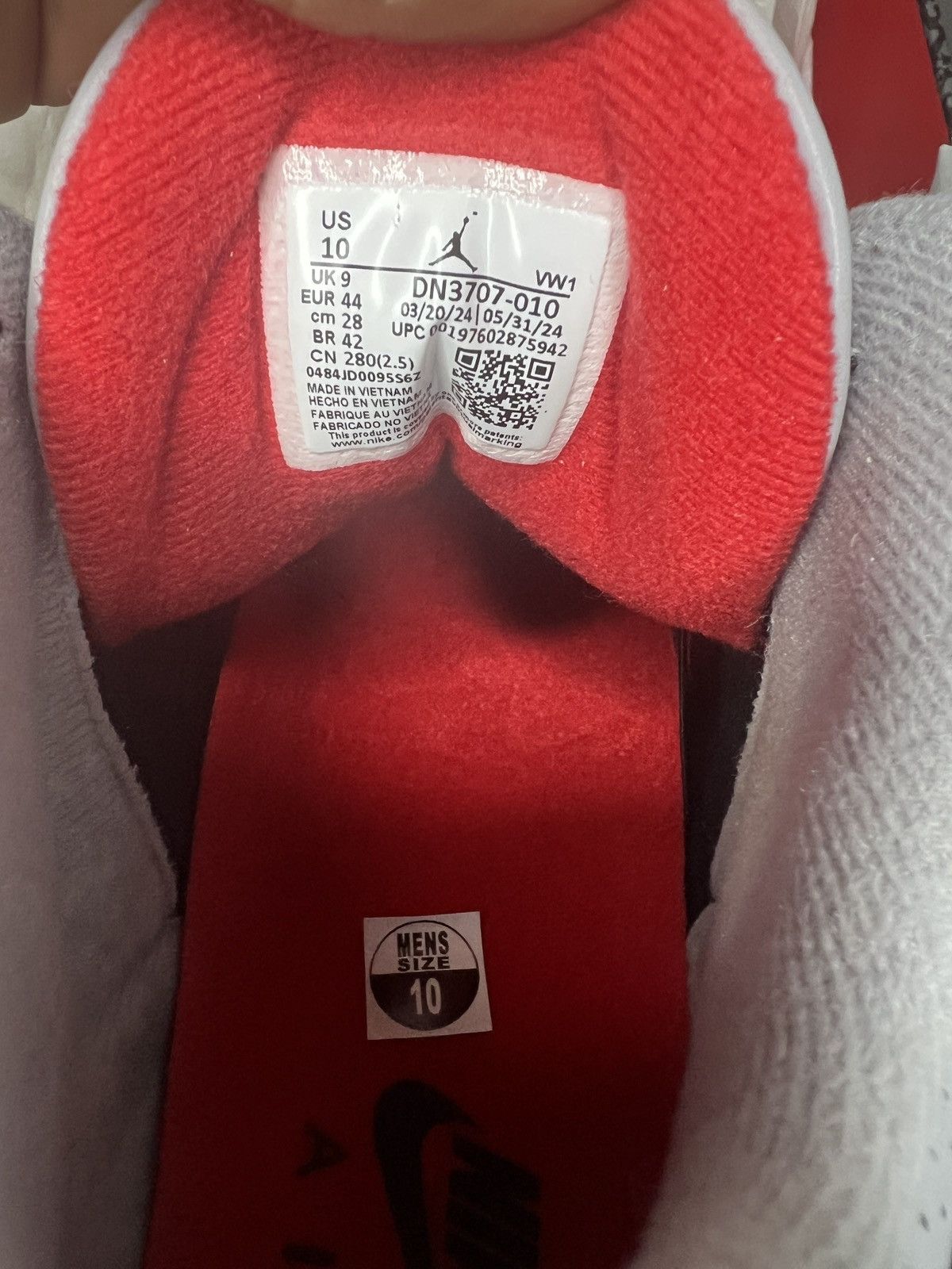 Jordan Brand Air Jordan 3 Cement Size US 10 / EU 43 - 4 Thumbnail