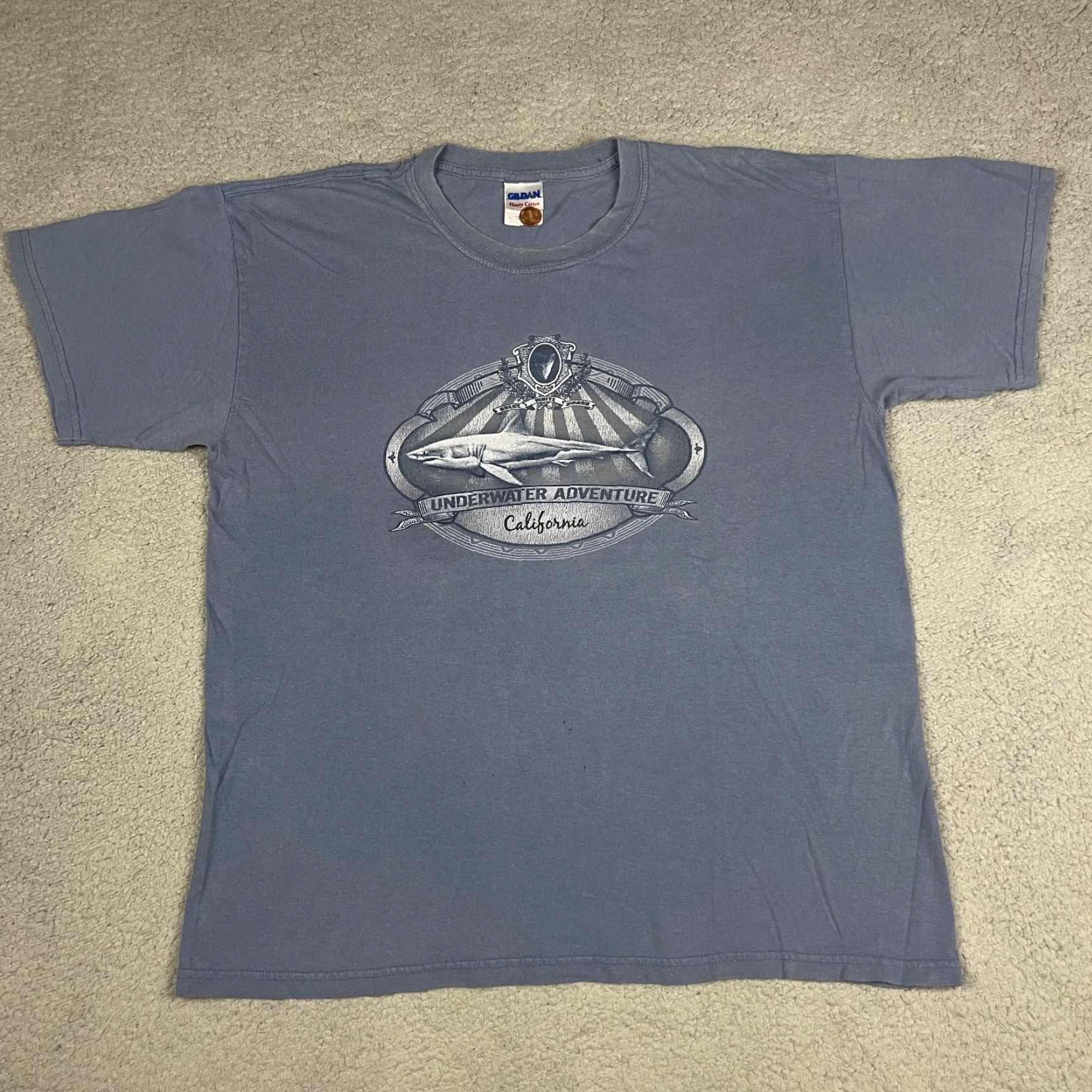 Vintage VINTAGE Shark TShirt Men Large Gray California Underwater Adventure 90s Sharks T-Shirt with Pockets Crew Neck Short Sleeve Cotton Shirt Mens Size US L / EU 52-54 / 3 - 2 Thumbnail