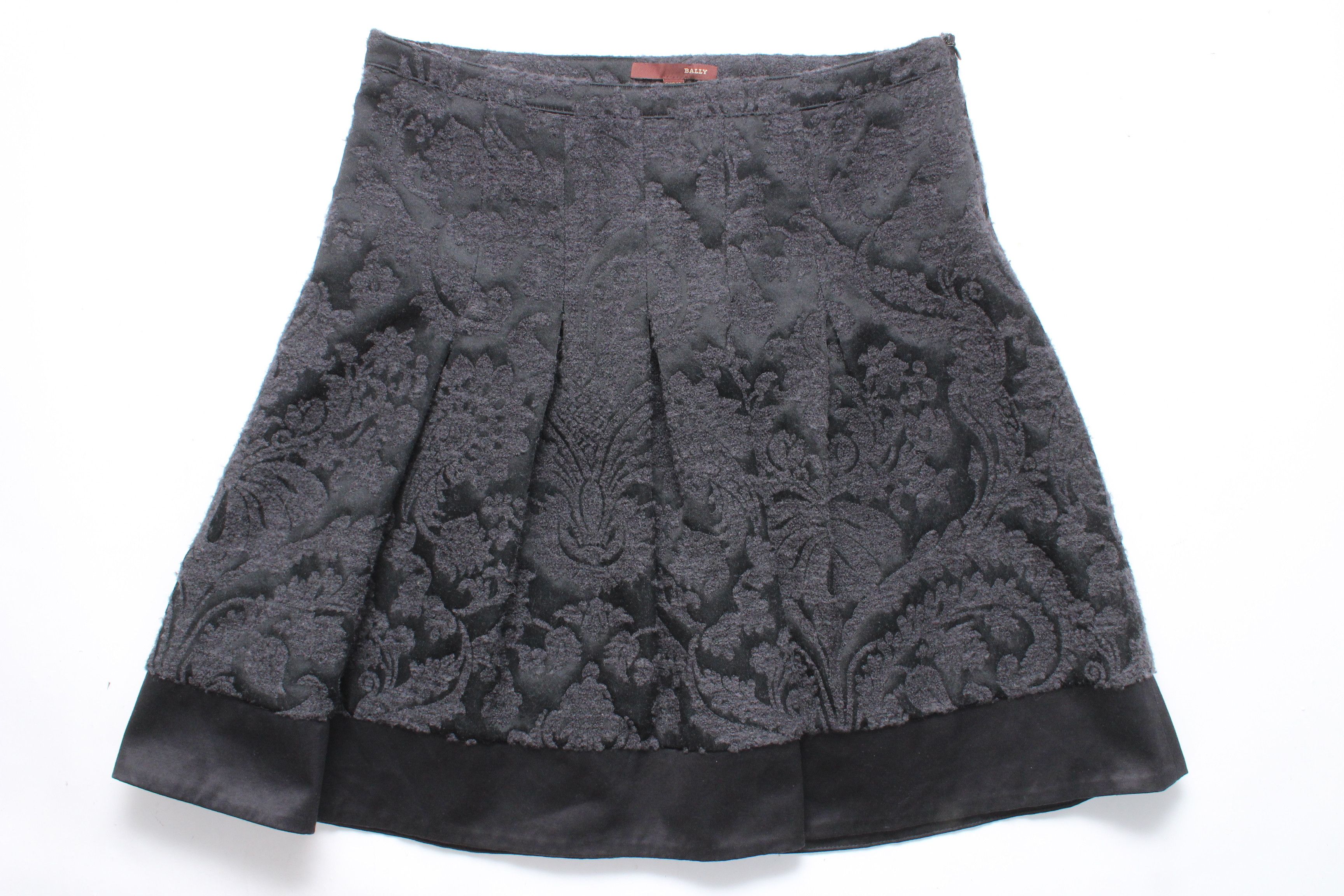Bally Bally Skirt Wool Size US8 Authentic Hype Rare Vintage Size 30" / US 8 / IT 44 - 3 Thumbnail