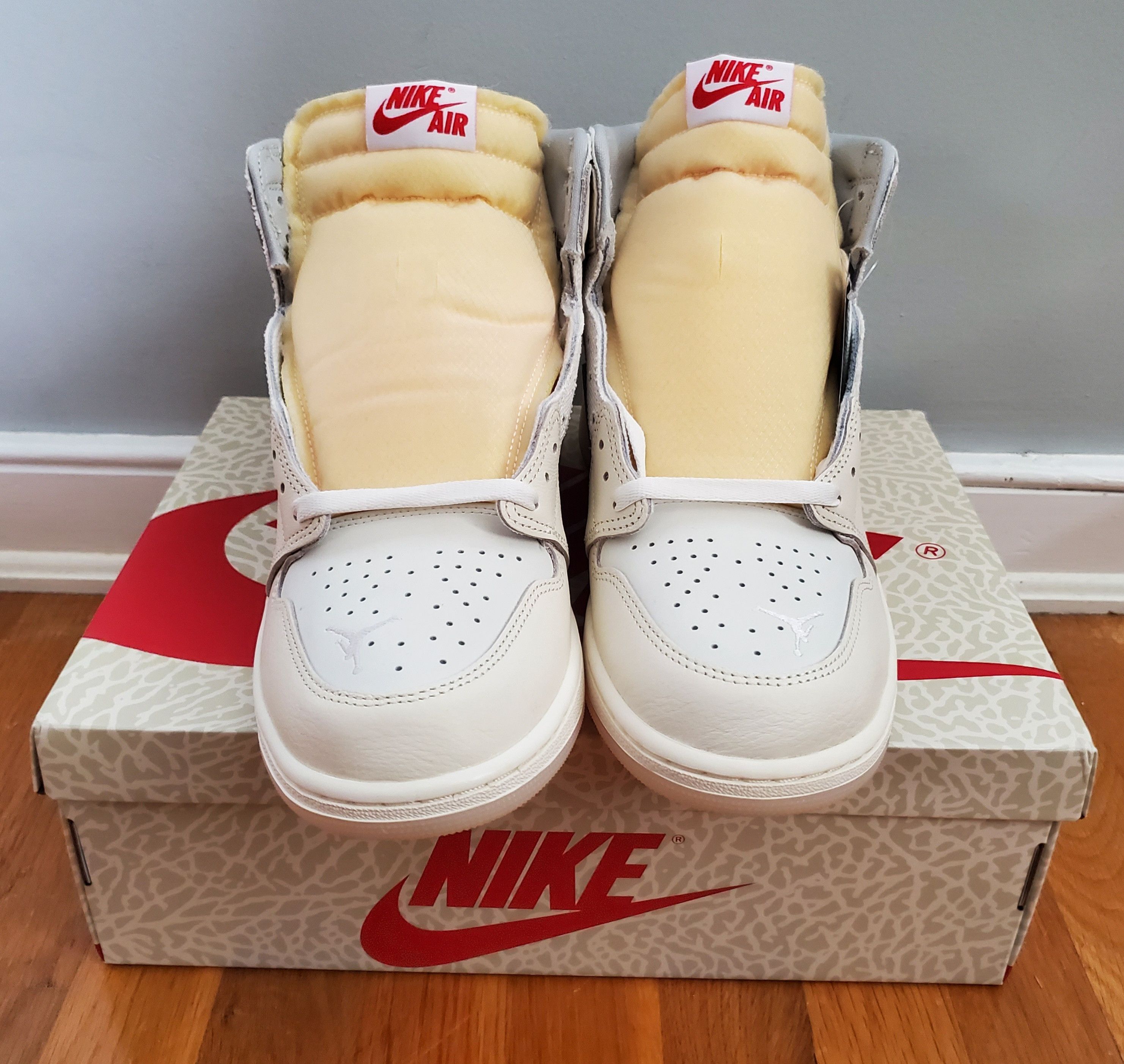 Jordan Brand Nike Air Jordan 1 High OG Size US 12 / EU 45 - 6 Thumbnail