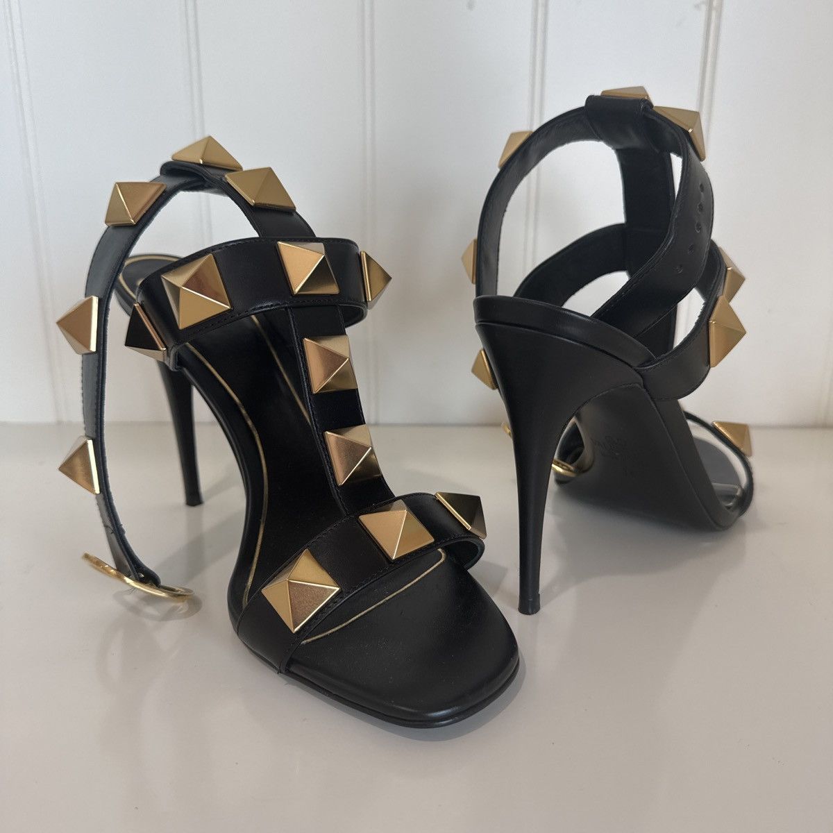 Valentino Valentino Garavani Roman Stud Sandals Size US 8 / IT 38 - 1 Thumbnail