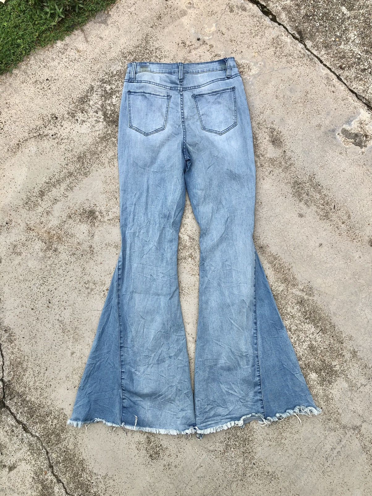 Other SUPER FLARE⚡️⚡️STRECTHABLE DENIM BY YMI USA Size 28" / US 6 / IT 42 - 7 Thumbnail