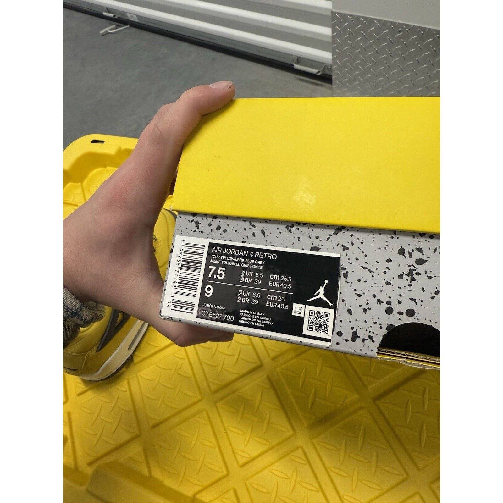 Jordan Brand Men’s Jordan 4 Retro Mid Lightning Yellow CT8527-700 Used Size US 7.5 / EU 40-41 - 6 Thumbnail