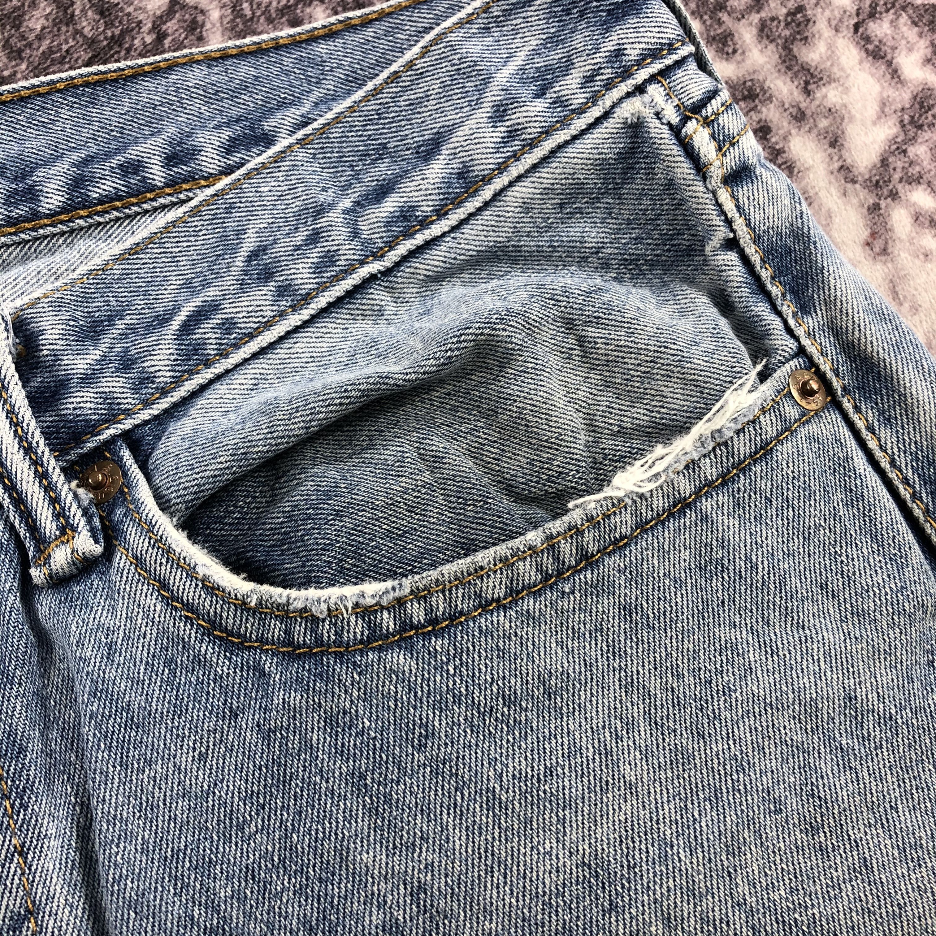 Levi's × Vintage Vintage Light Wash Levis 505 Jeans-JM2562 Size US 35 - 12 Thumbnail