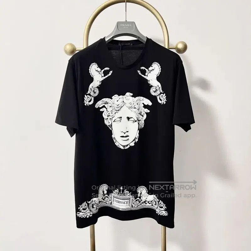 Versace Versace Black Graphic Cotton T-shirt for Men . Size US M / EU 48-50 / 2 - 2 Thumbnail