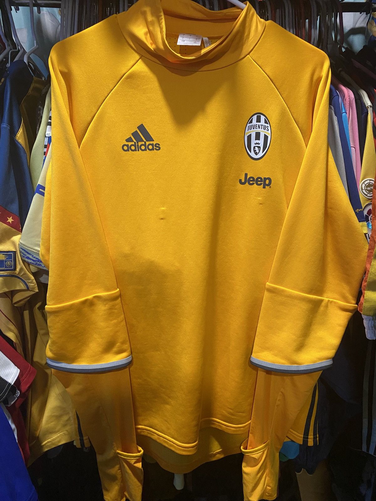 Adidas Juventus jersey/ training jersey maybe issue Size US L / EU 52-54 / 3 - 1 Thumbnail
