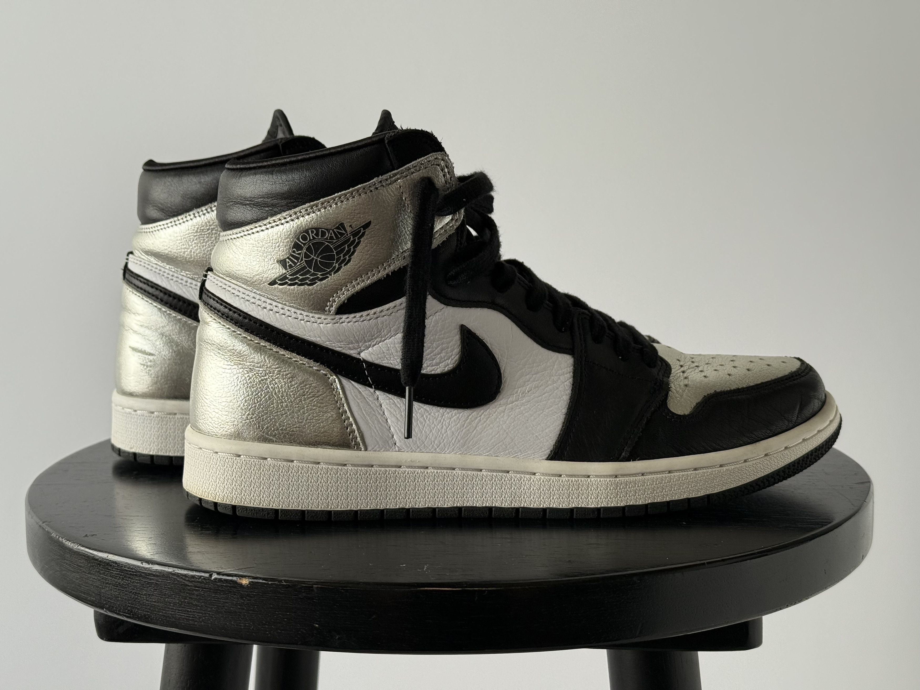 Nike *USED* Nike Air Jordan 1 Retro High OG Silver Toe W10.5 / M9 Size US 9 / EU 42 - 5 Thumbnail