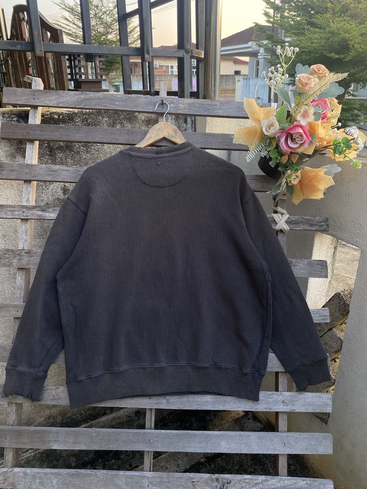 Nike Vintage Y2K Distressed Nike Golf Sweatshirt (24” x 25”) Size US M / EU 48-50 / 2 - 3 Thumbnail