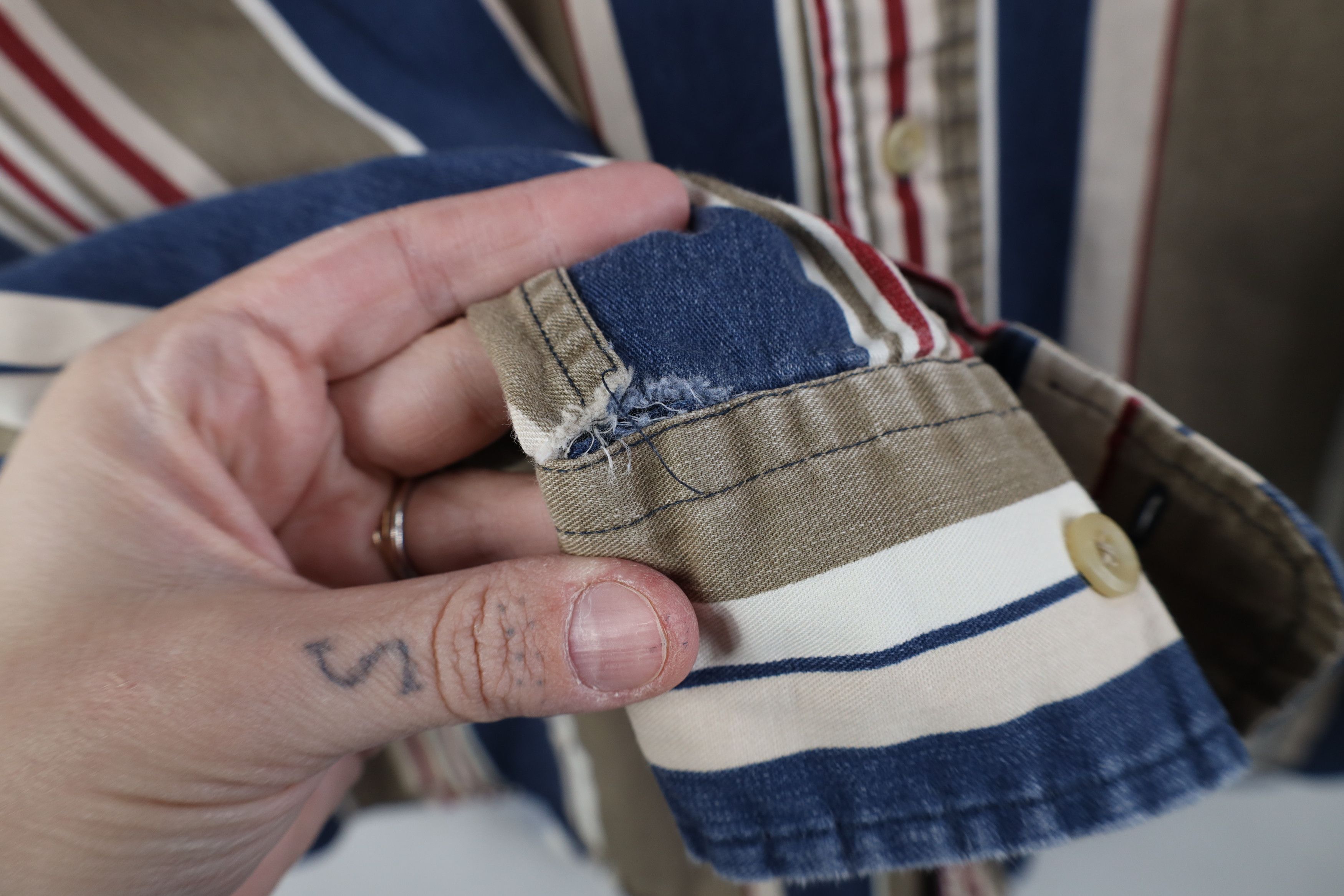 Vintage Vintage 90s Streetwear Block Collared Button Down Shirt Size US XL / EU 56 / 4 - 4 Thumbnail