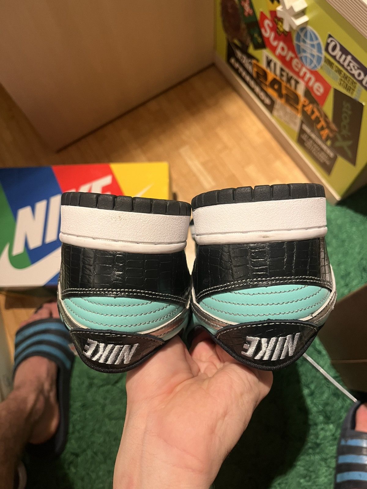 Diamond Supply Co. × Nike Nike SB Dunk Tiffany Size US 10.5 / EU 43-44 - 6 Thumbnail