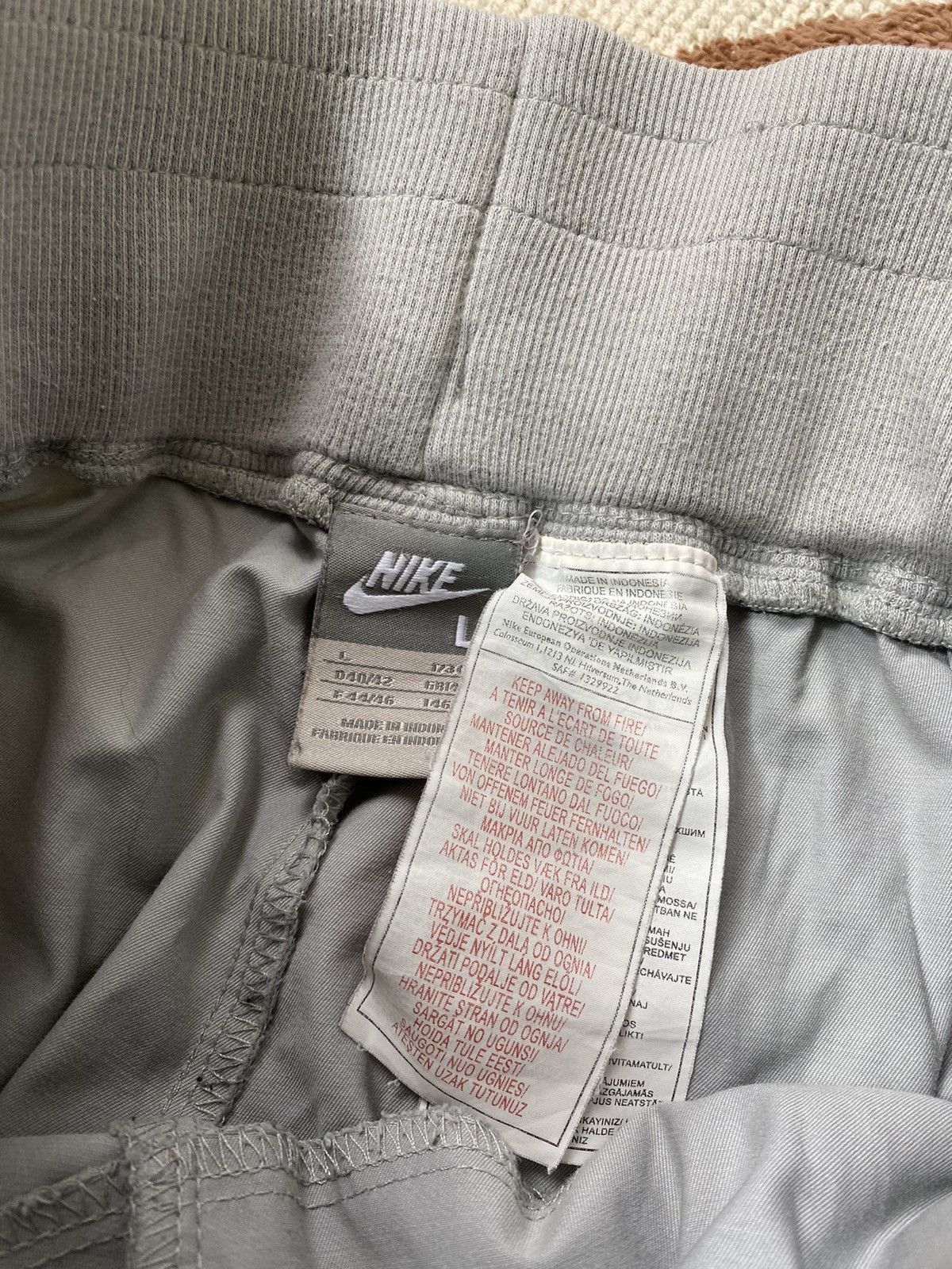 Nike VINTAGE NIKE NYLON DRAWSTRING PANTS Size 32" / US 10 / IT 46 - 5 Thumbnail