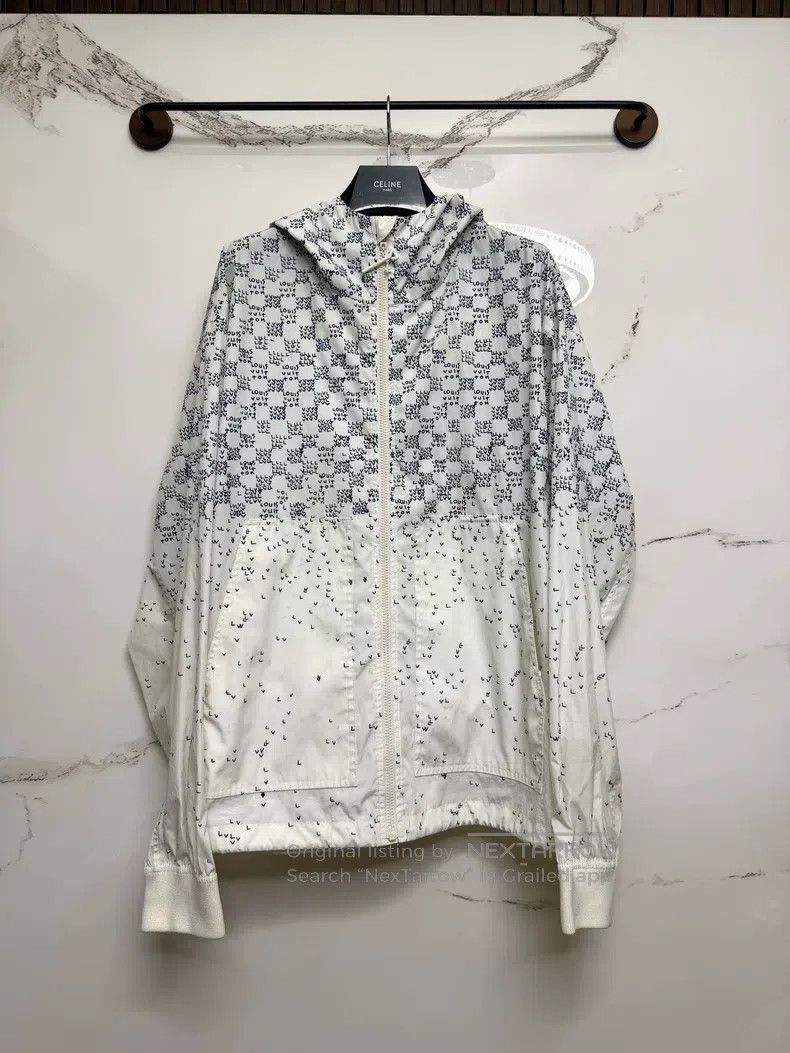 Louis Vuitton Louis Vuitton Small plane checkered full LOGO windbreaker Size US L / EU 52-54 / 3 - 1 Thumbnail