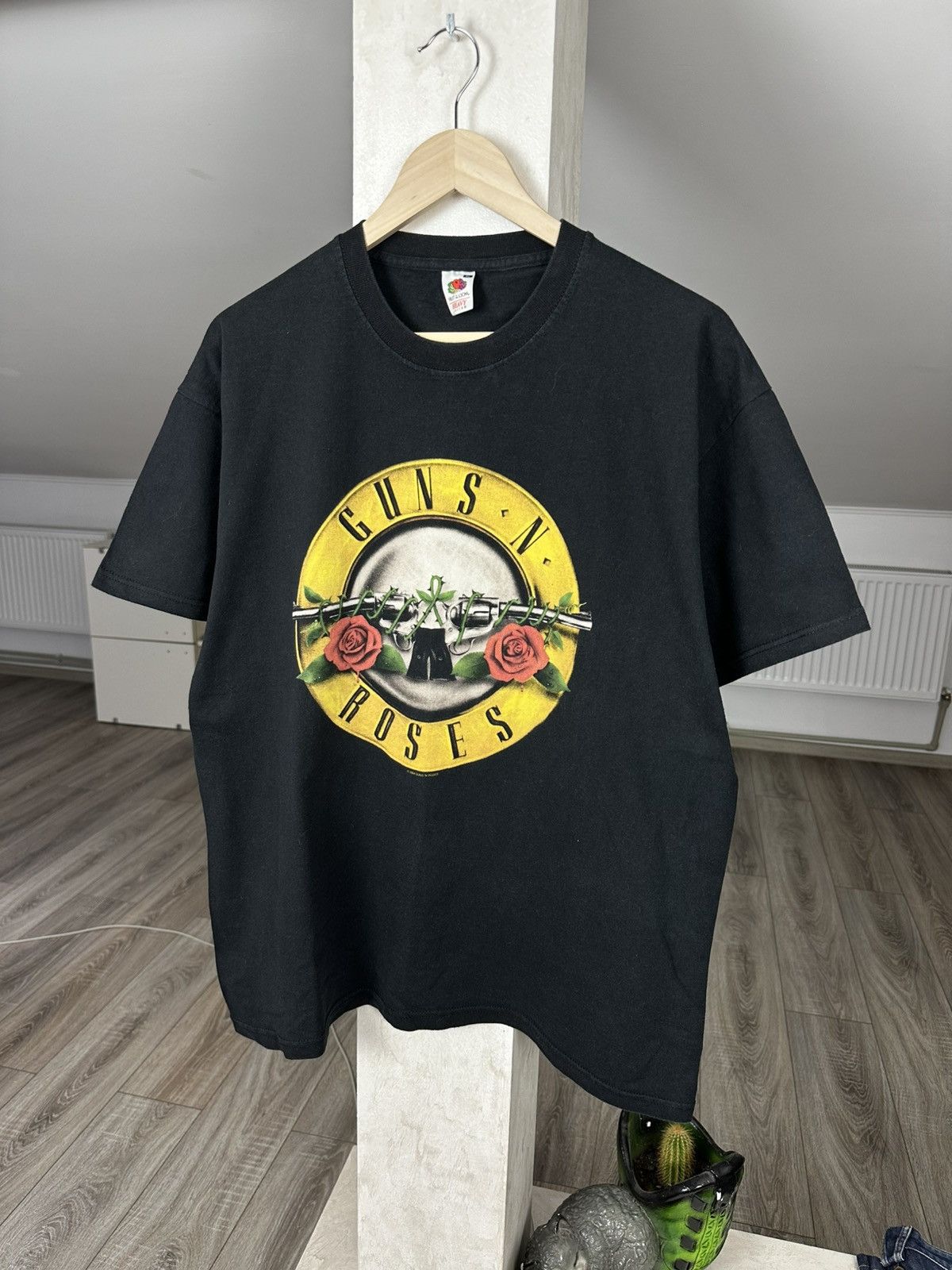 Band Tees Rare Vintage Guns N Roses 2004 Tee Size US XL / EU 56 / 4 - 1 Thumbnail