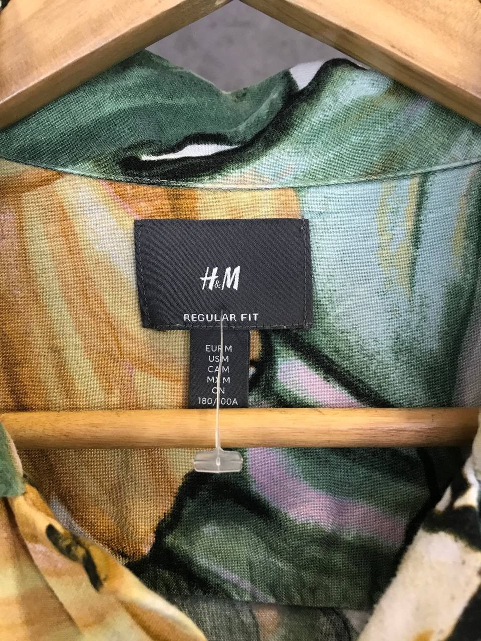Other H&M art crazy Hawaiian shirt Size US M / EU 48-50 / 2 - 4 Thumbnail