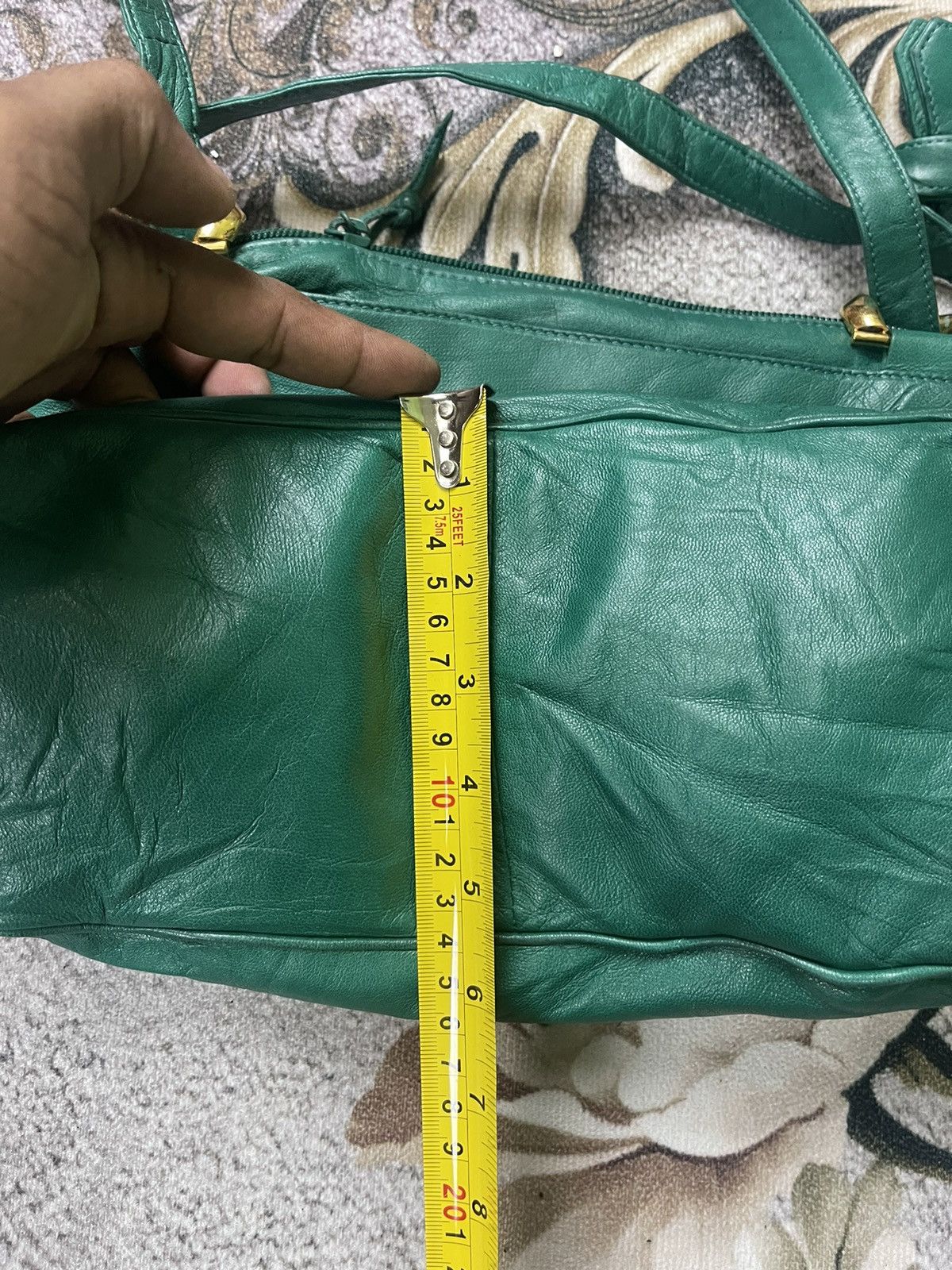 Loewe Vintage Loewe Genuine Leather Sling Bag Size ONE SIZE - 16 Thumbnail