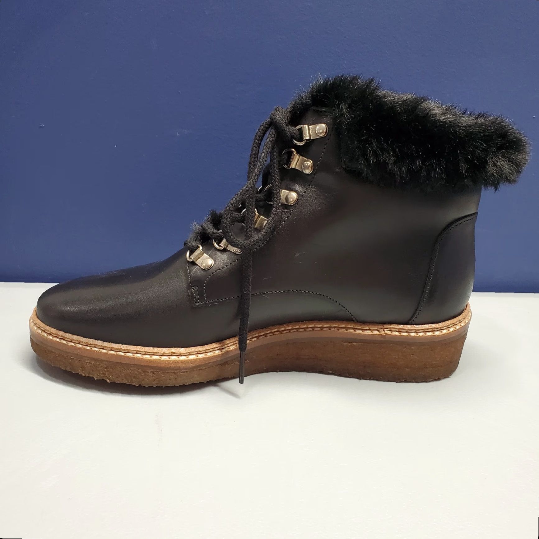 Vintage Botkier Winter Boots Womens Size 7.5 Black Leather Faux Fur Trim Gum Sole Lace Up Casual Fall Winter Shoes Mens? Size US 8 / IT 38 - 4 Thumbnail