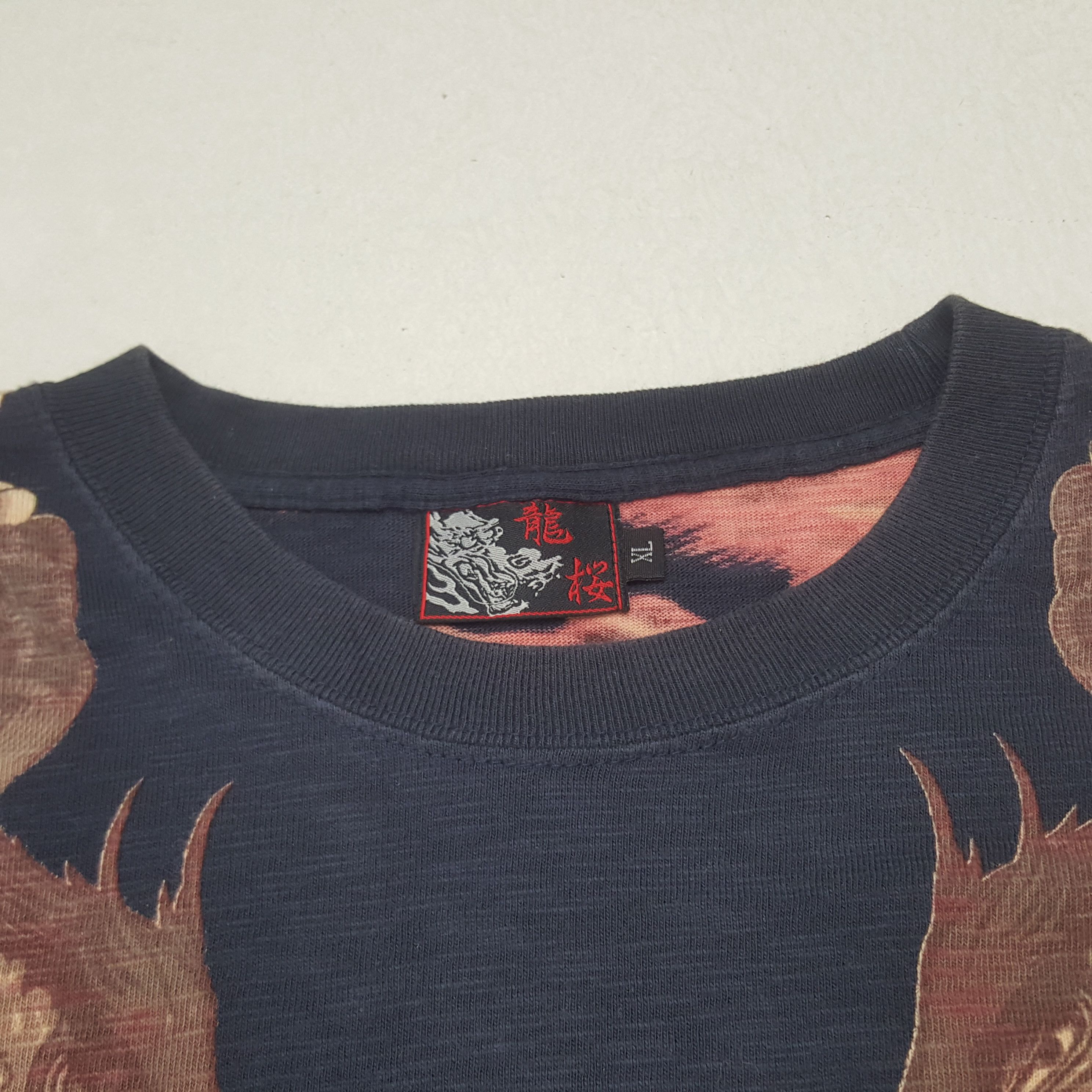 Japanese Brand × Vintage Vintage Dragon Art Fashion Tshirt Size US L / EU 52-54 / 3 - 3 Thumbnail