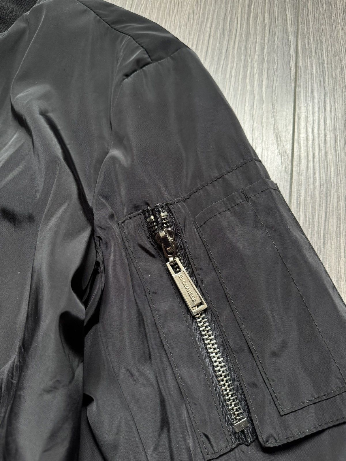Dsquared2 Dsquared2 Light Short Jacket in 48(M) Embroided Logo Size US M / EU 48-50 / 2 - 5 Thumbnail