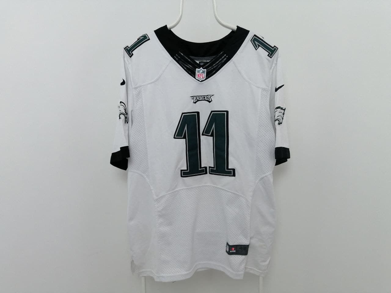 Original NFL Nike Vapor Untouchable Elite Jersey (Carson Wentz #11), Men's  Fashion, Tops & Sets, Tshirts & Polo Shirts on Carousell