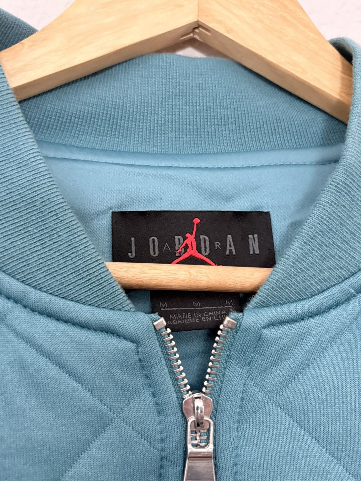 Jordan Brand 00’s Jordan Brand Embroidered Quilted Satin Bomber Soft Nike Size US M / EU 48-50 / 2 - 6 Thumbnail