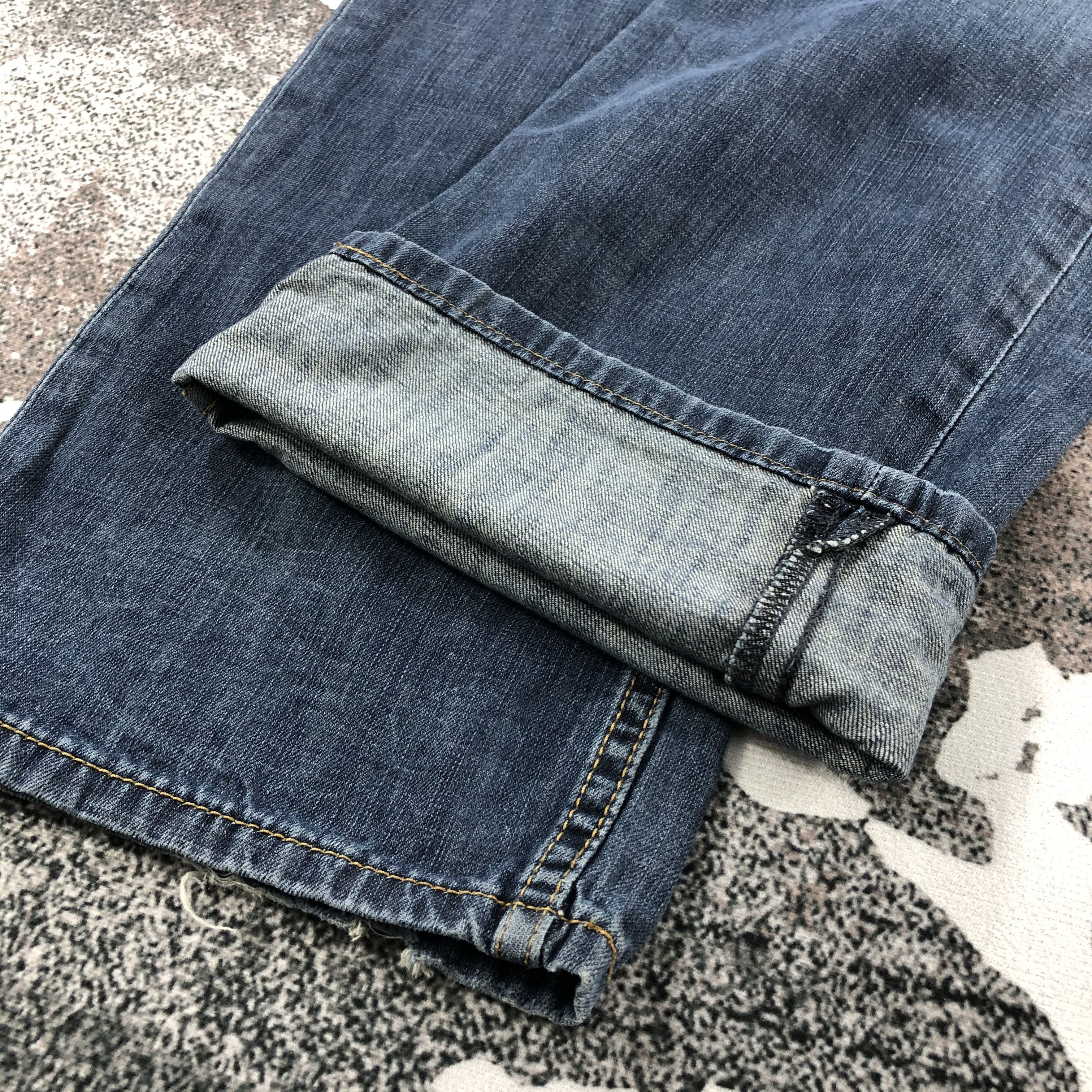 Levi's Vintage Levis 514 Jeans Blue Wash Denim KJ655 Size US 36 / EU 52 - 7 Thumbnail